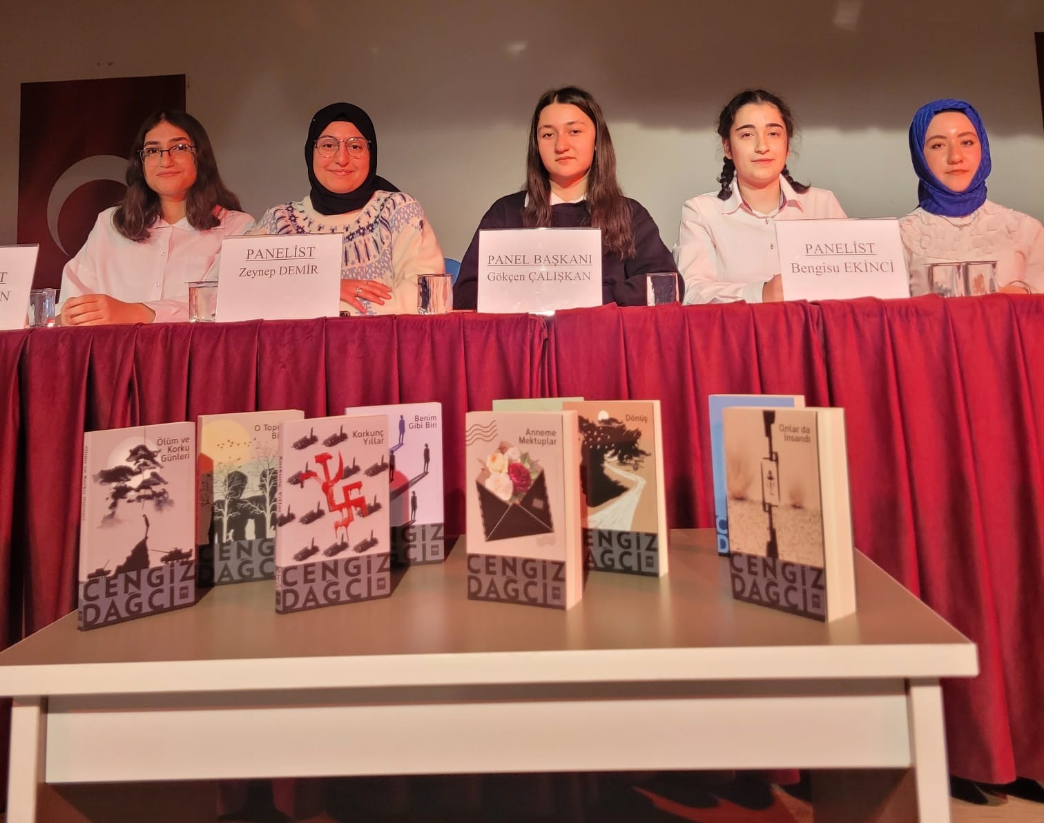 eskisehirde-cengiz-dagci-paneli-duzenlendi