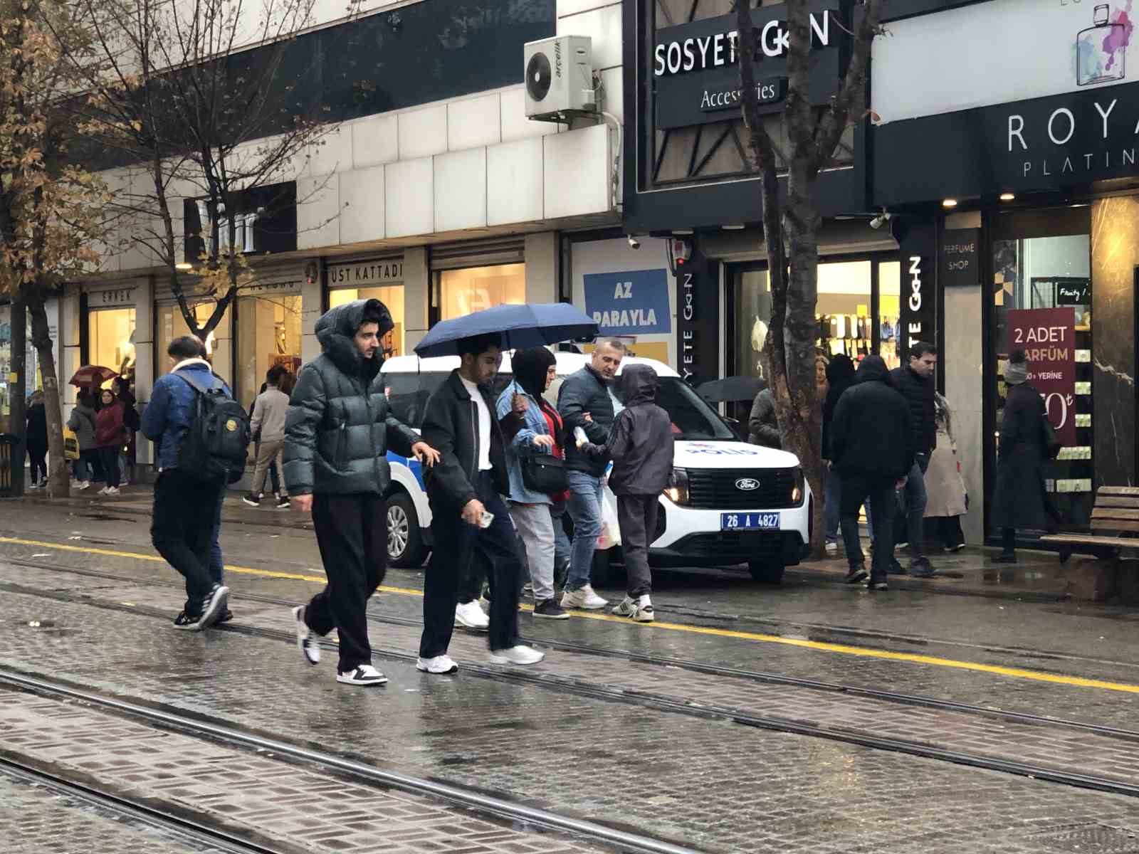 eskisehirde-yagis-etkisini-gosterdi