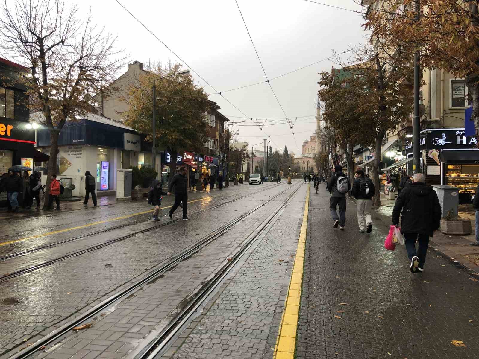 eskisehirde-yagis-etkisini-gosterdi