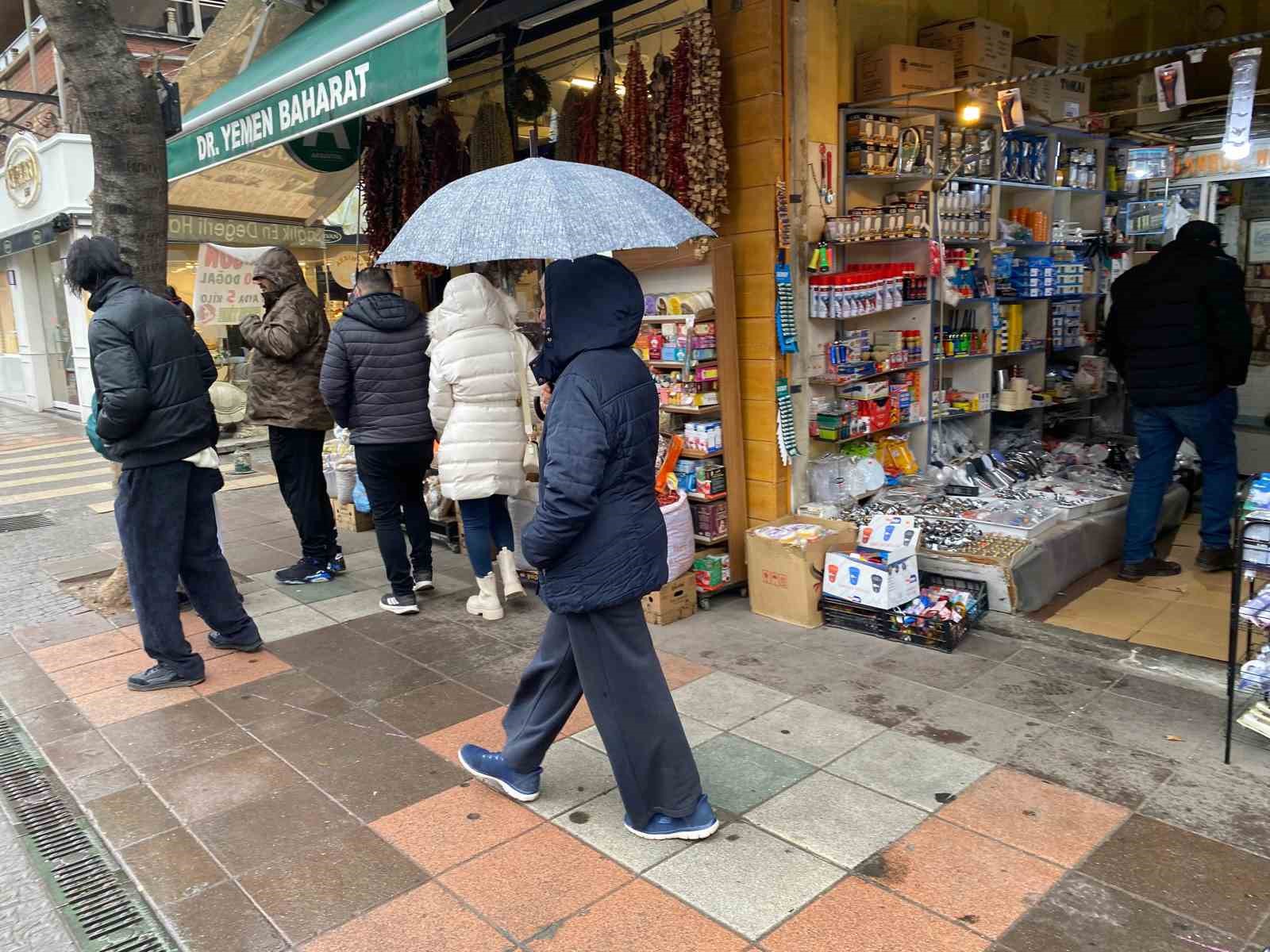 eskisehirde-yagmur-etkisini-gosterdi