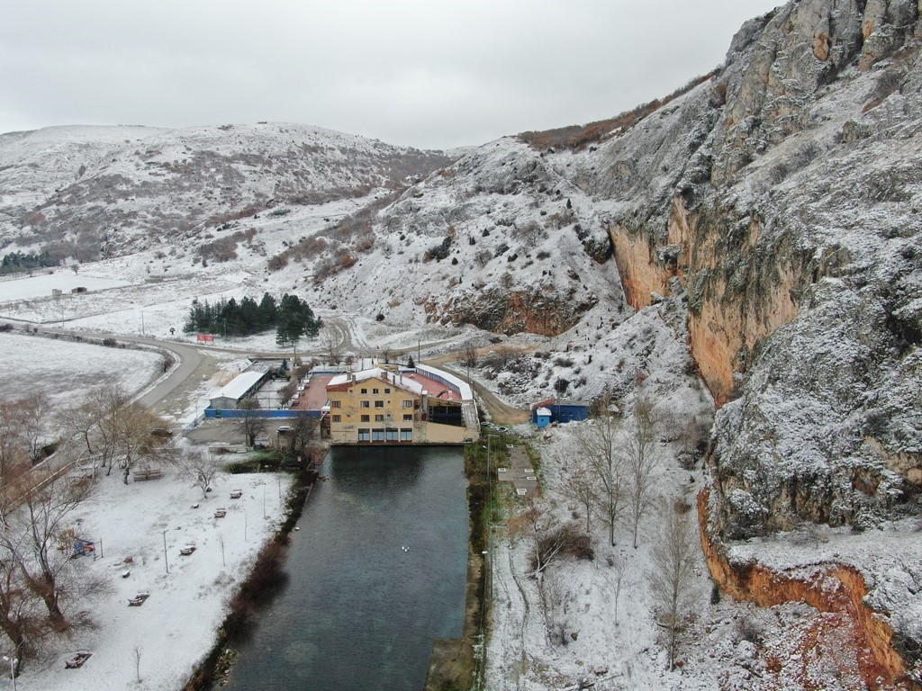 eskisehirin-inonu-ilcesinde-kisin-ilk-kar-yagisi-heyecani