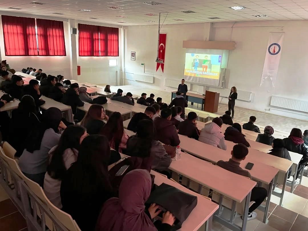 hisarcik-myoda-davranissal-bagimlilikla-mucadele-konulu-egitim-duzenlendi