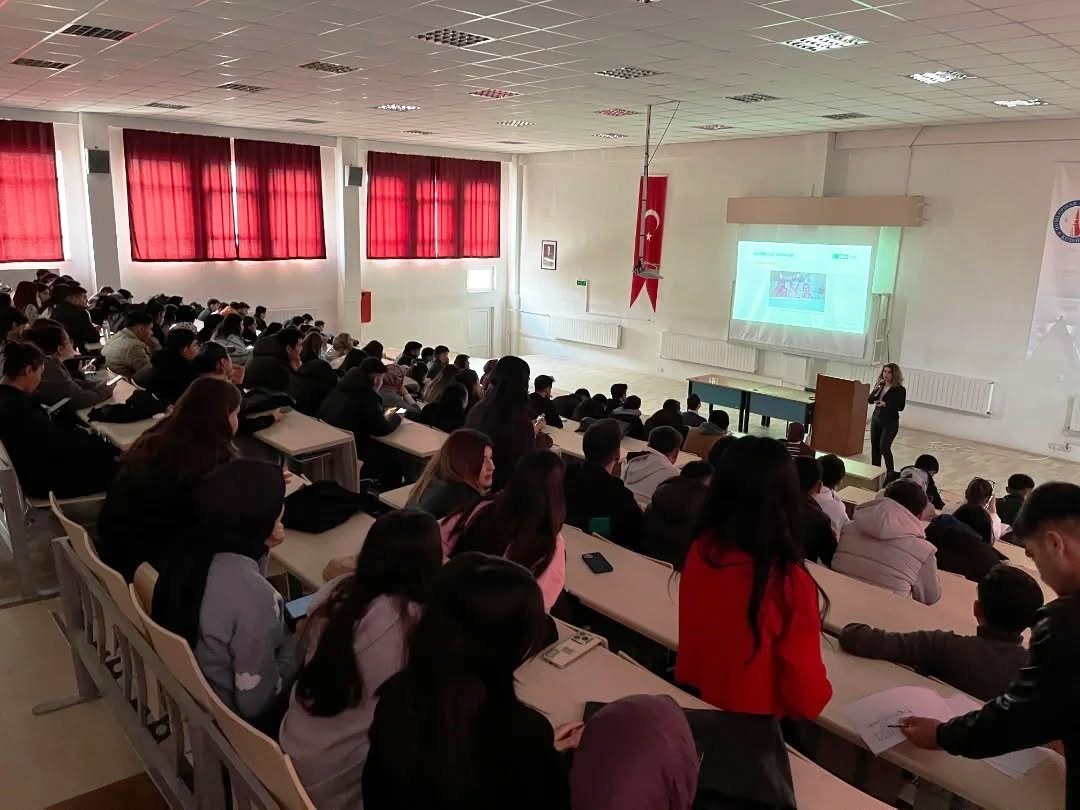 hisarcik-myoda-davranissal-bagimlilikla-mucadele-konulu-egitim-duzenlendi