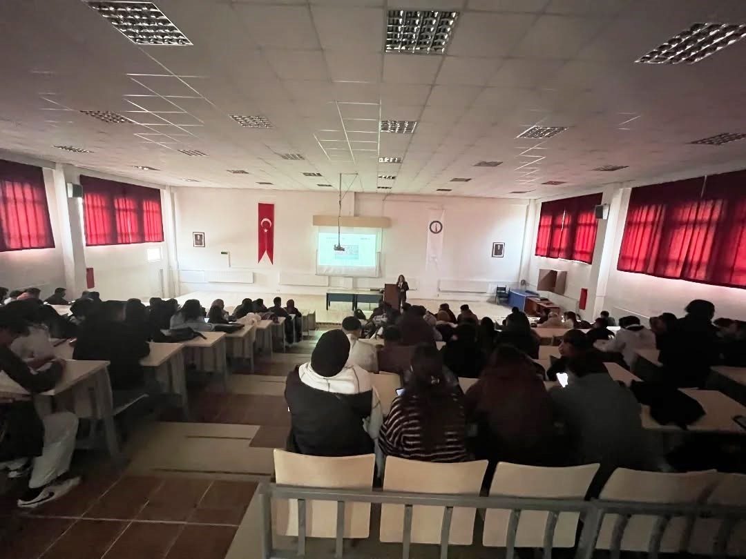 hisarcik-myoda-davranissal-bagimlilikla-mucadele-konulu-egitim-duzenlendi