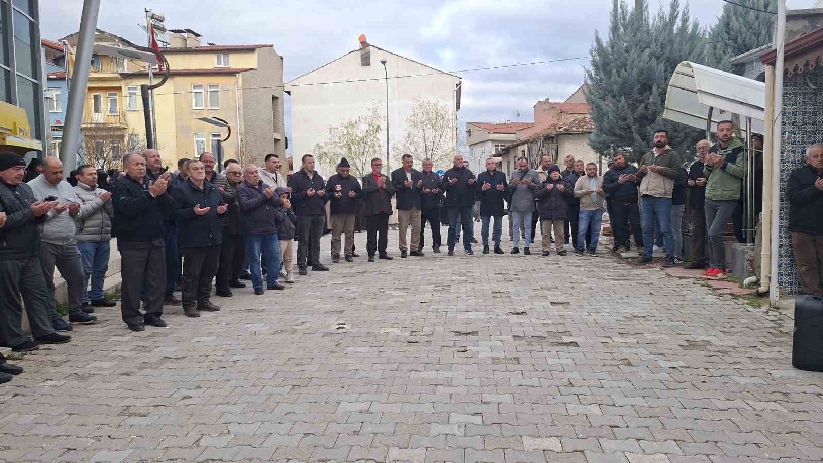 hisarcikta-umre-kafilesi-dualarla-ugurlandi