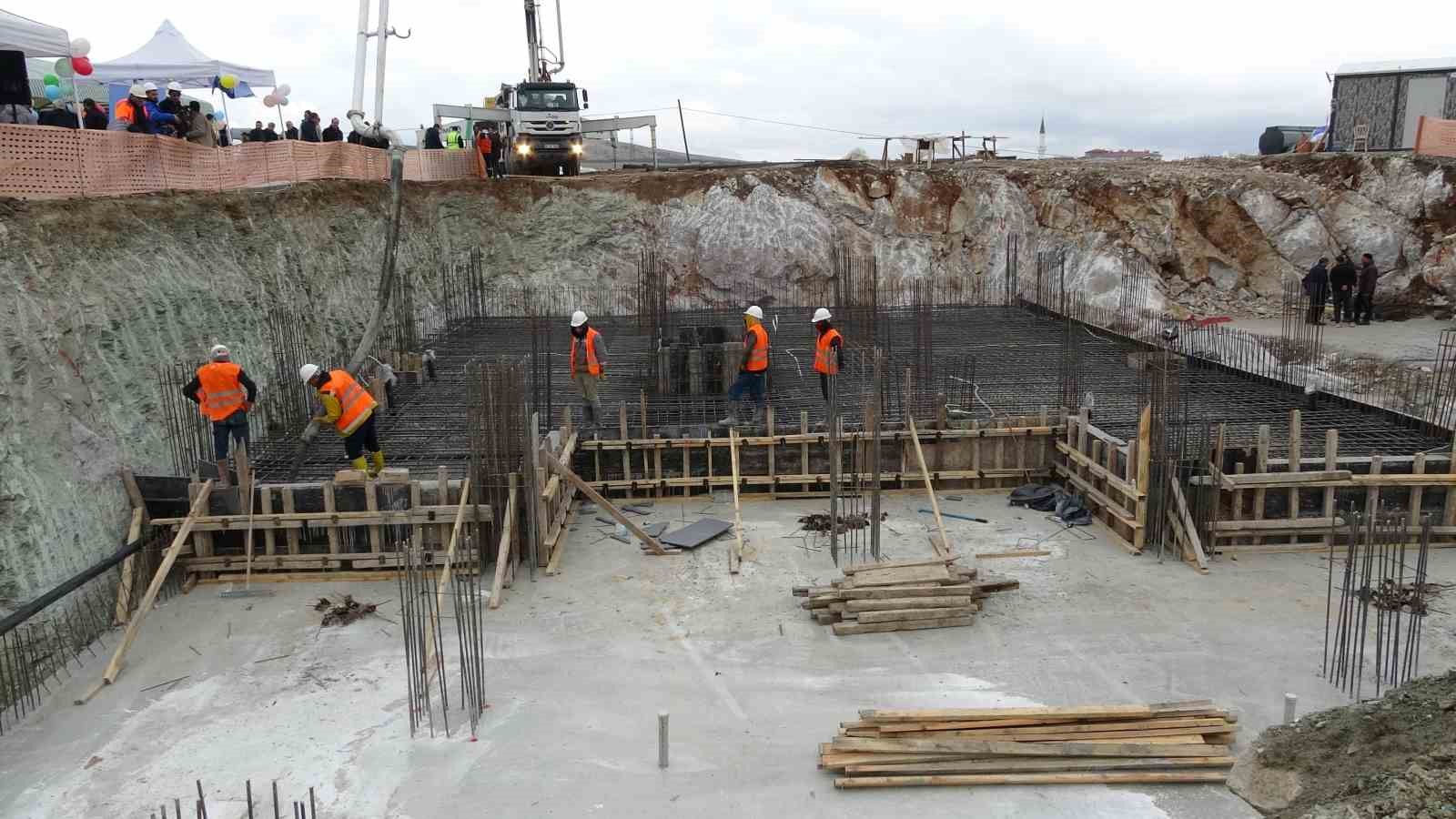 ihlas-vakfi-kutahya-erkek-ogrenci-yurdunun-temeli-atildi