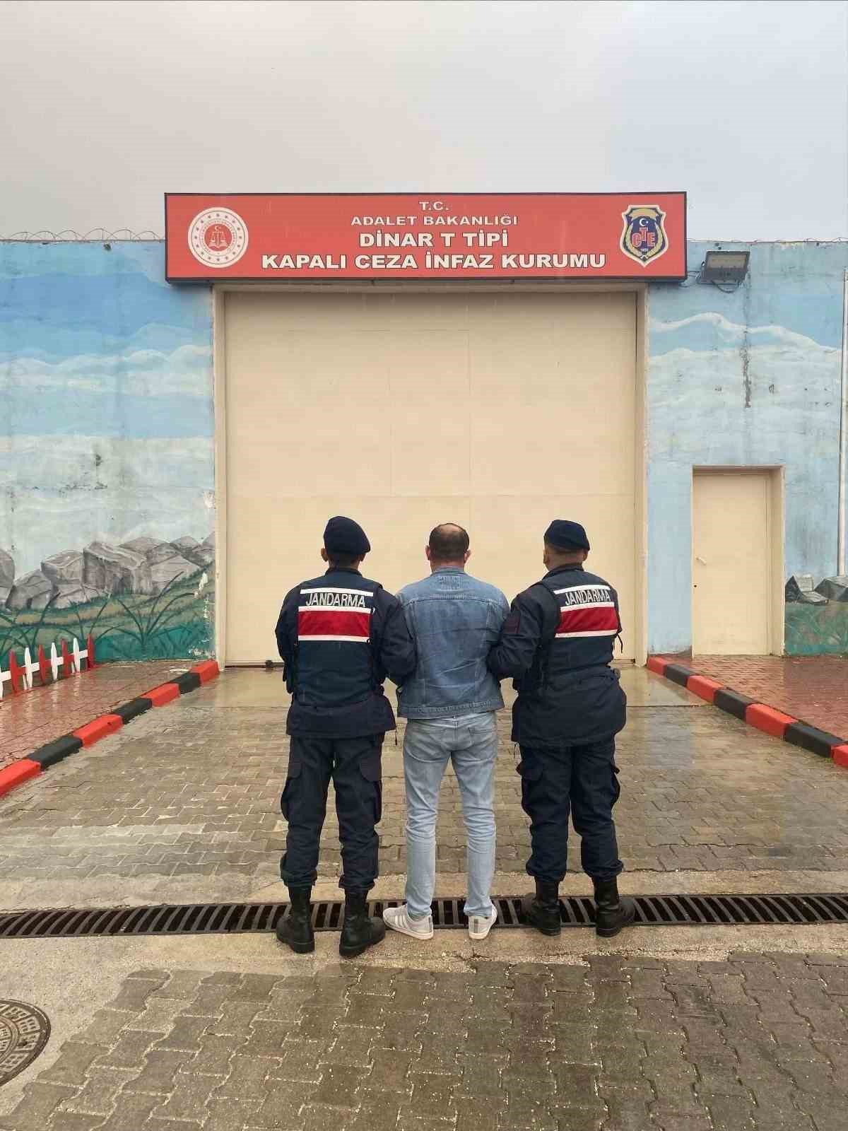 jandarmanin-yakaladigi-11-kisi-tutuklandi