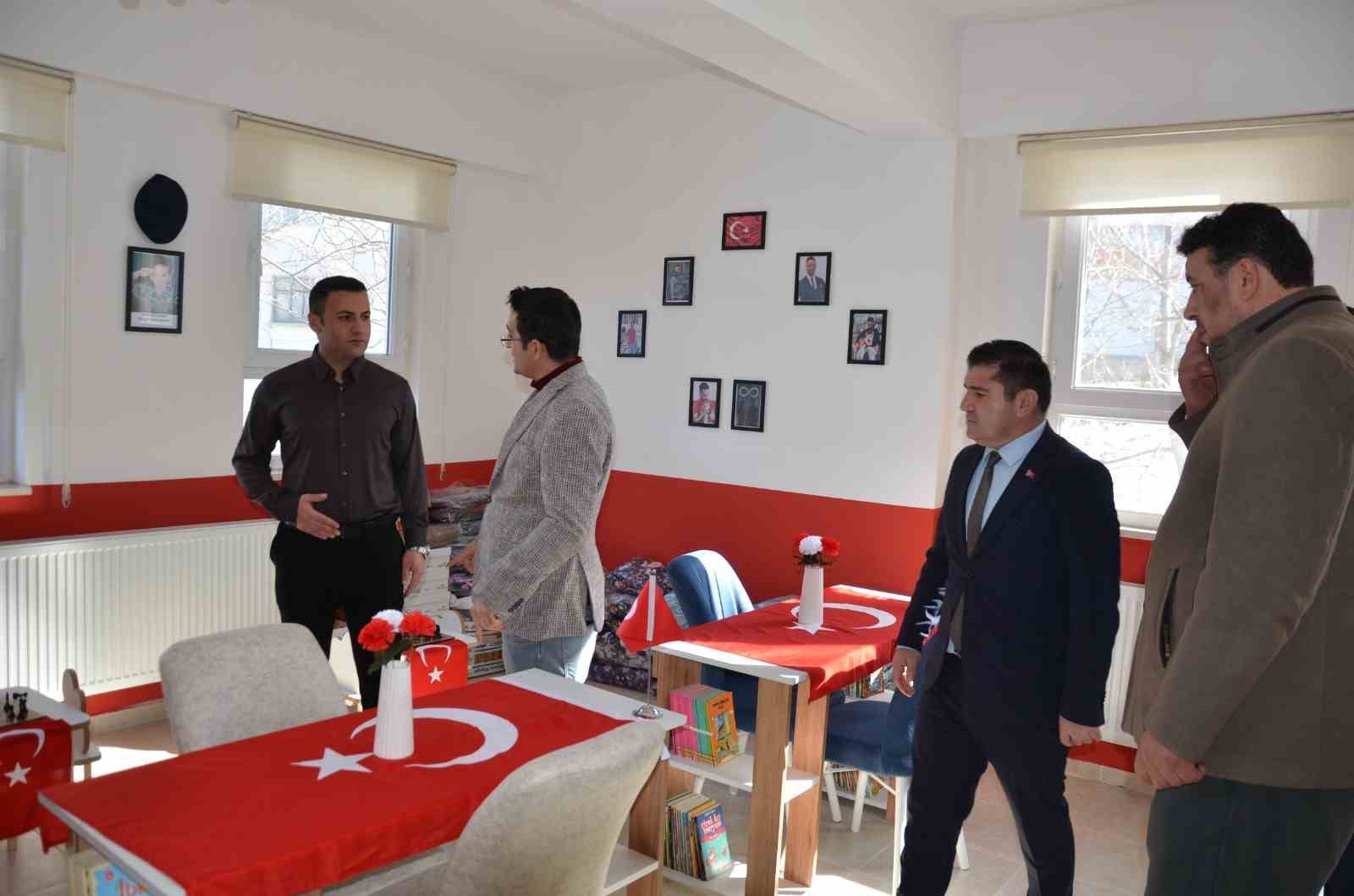 kaymakam-baskapan-gunlucede-kurum-calisanlari-ve-vatandaslarla-bir-araya-geldi