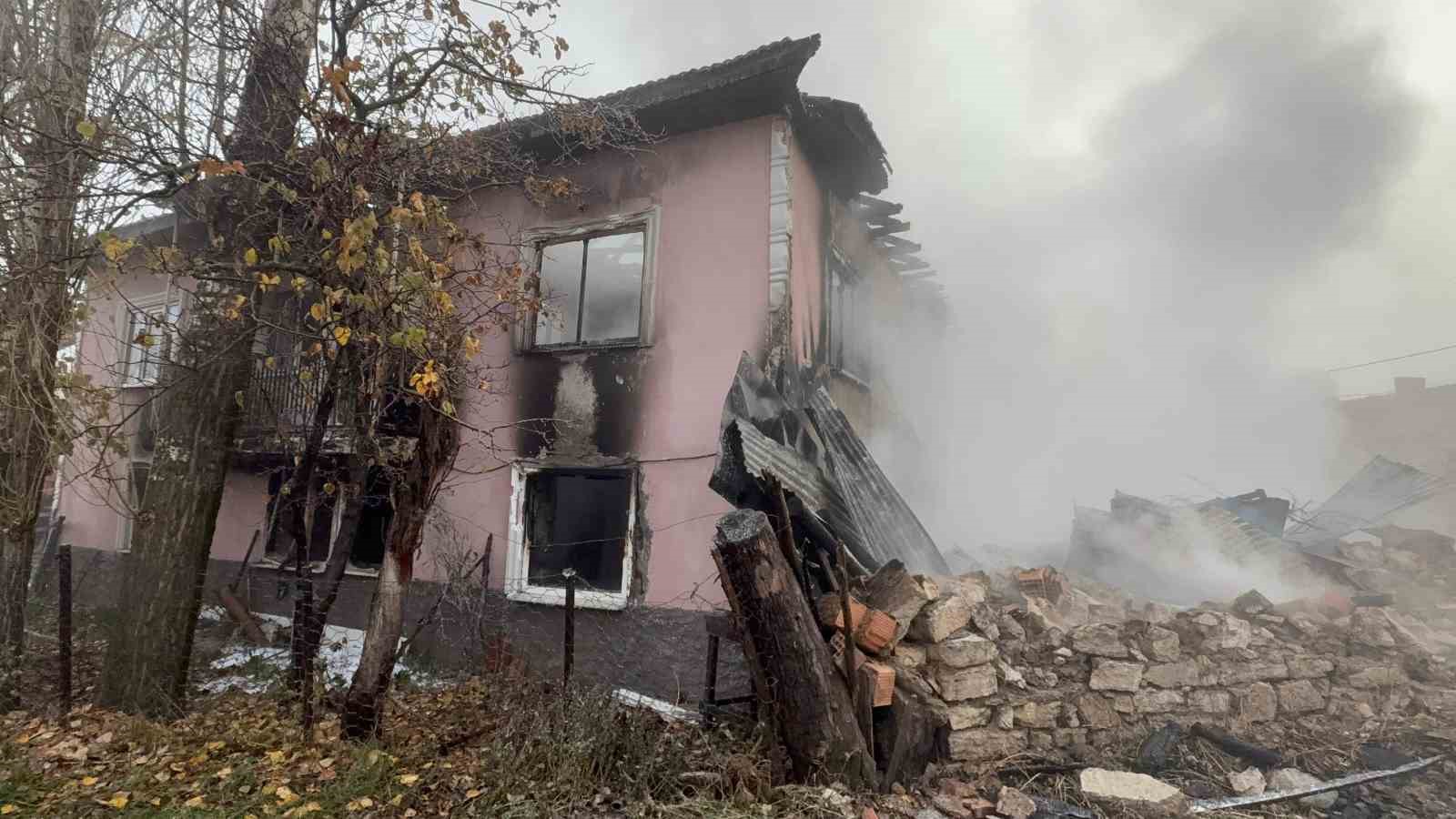 kis-ortasinda-evsiz-kaldilar