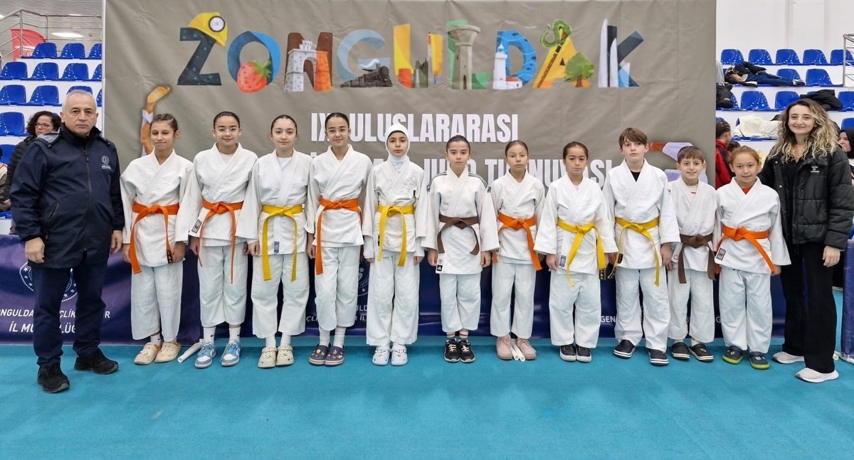 kutahya-belediyesporun-minik-judocusundan-basari