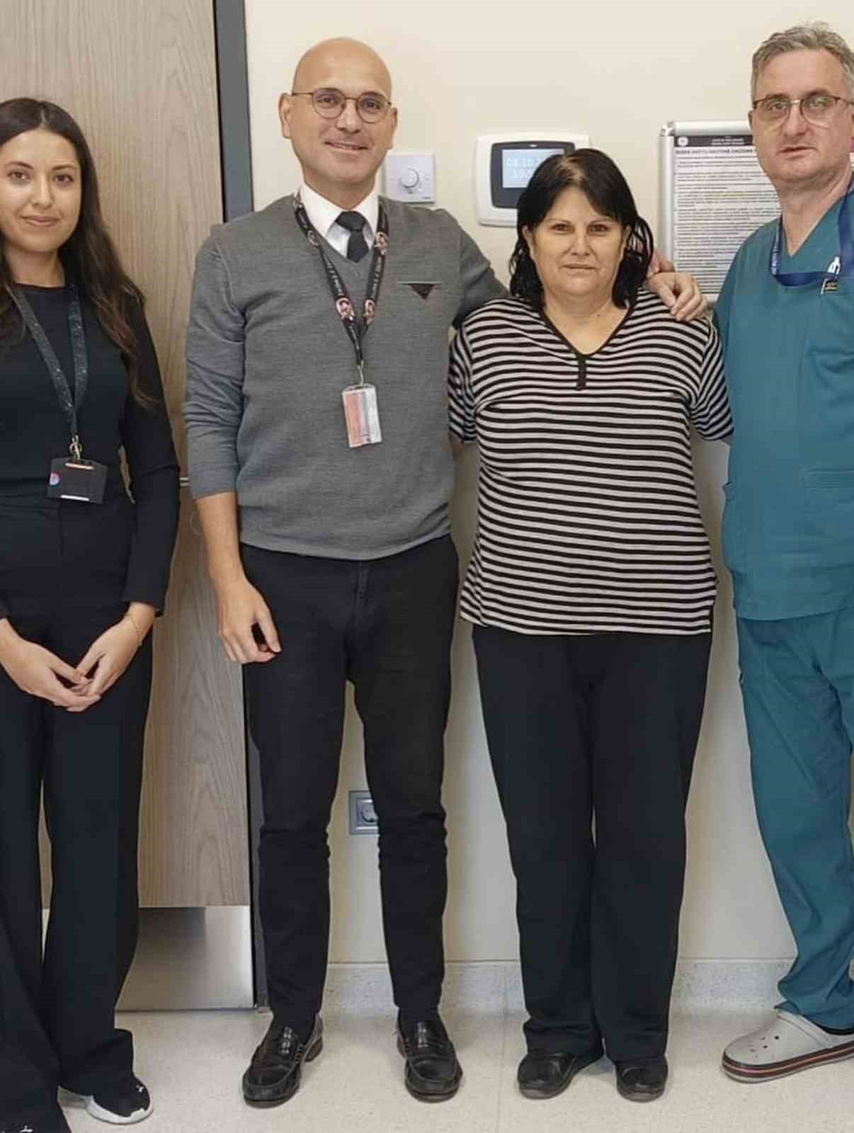 kutahya-sehir-hastanesinde-dev-yumurtalik-kitleleri-basariyla-cikarildi