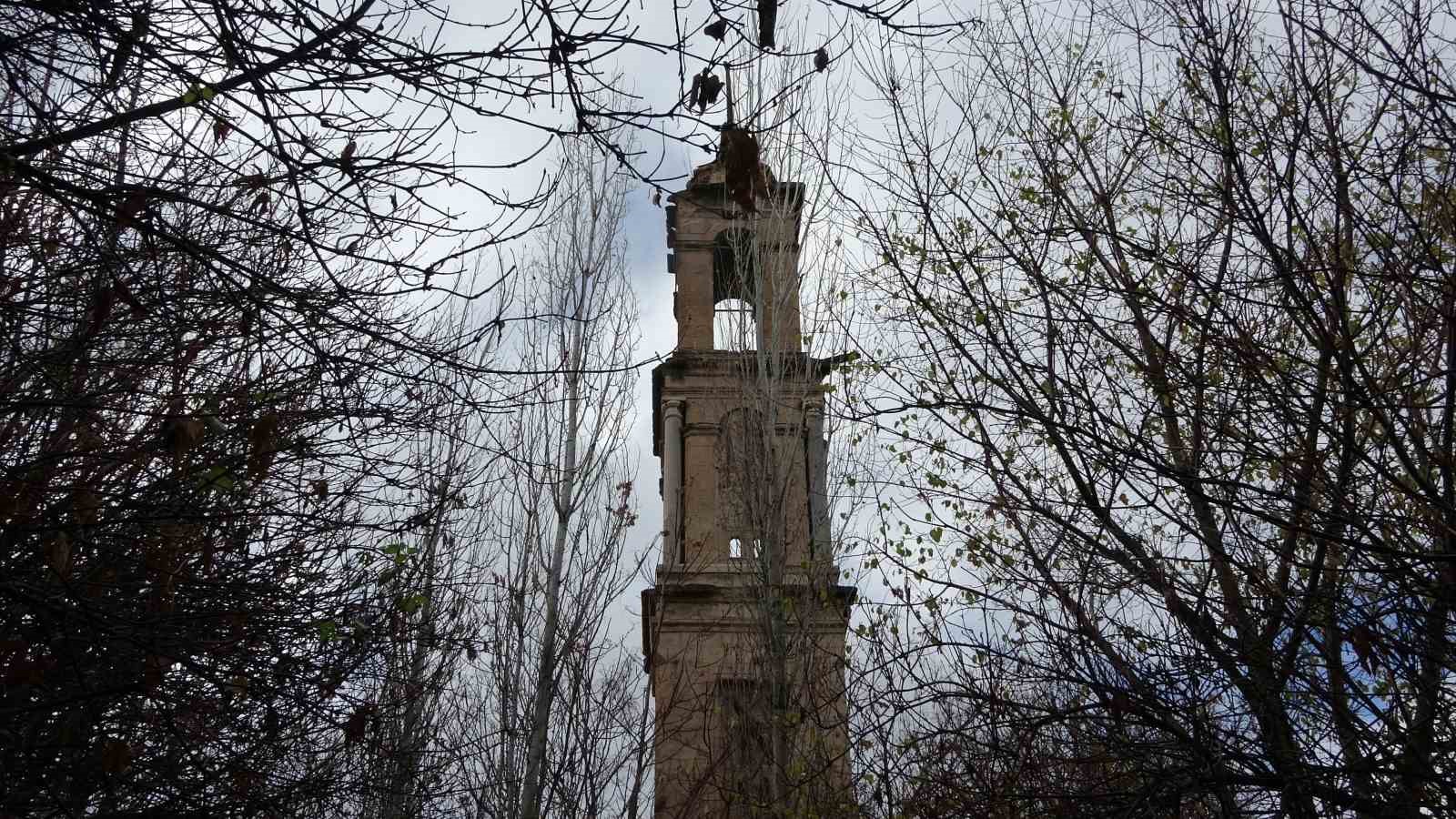 kutahya-valisi-isindan-kilise-restorasyonu-aciklamasi-tarihi-bir-degeri-sehrimize-kazandiracagiz