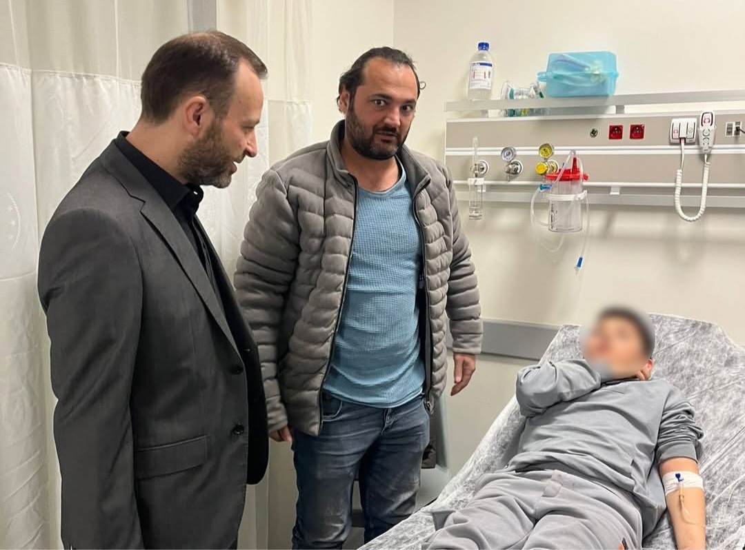 kutahyada-23-ogrenci-zehirlenme-suphesiyle-hastaneye-kaldirildi