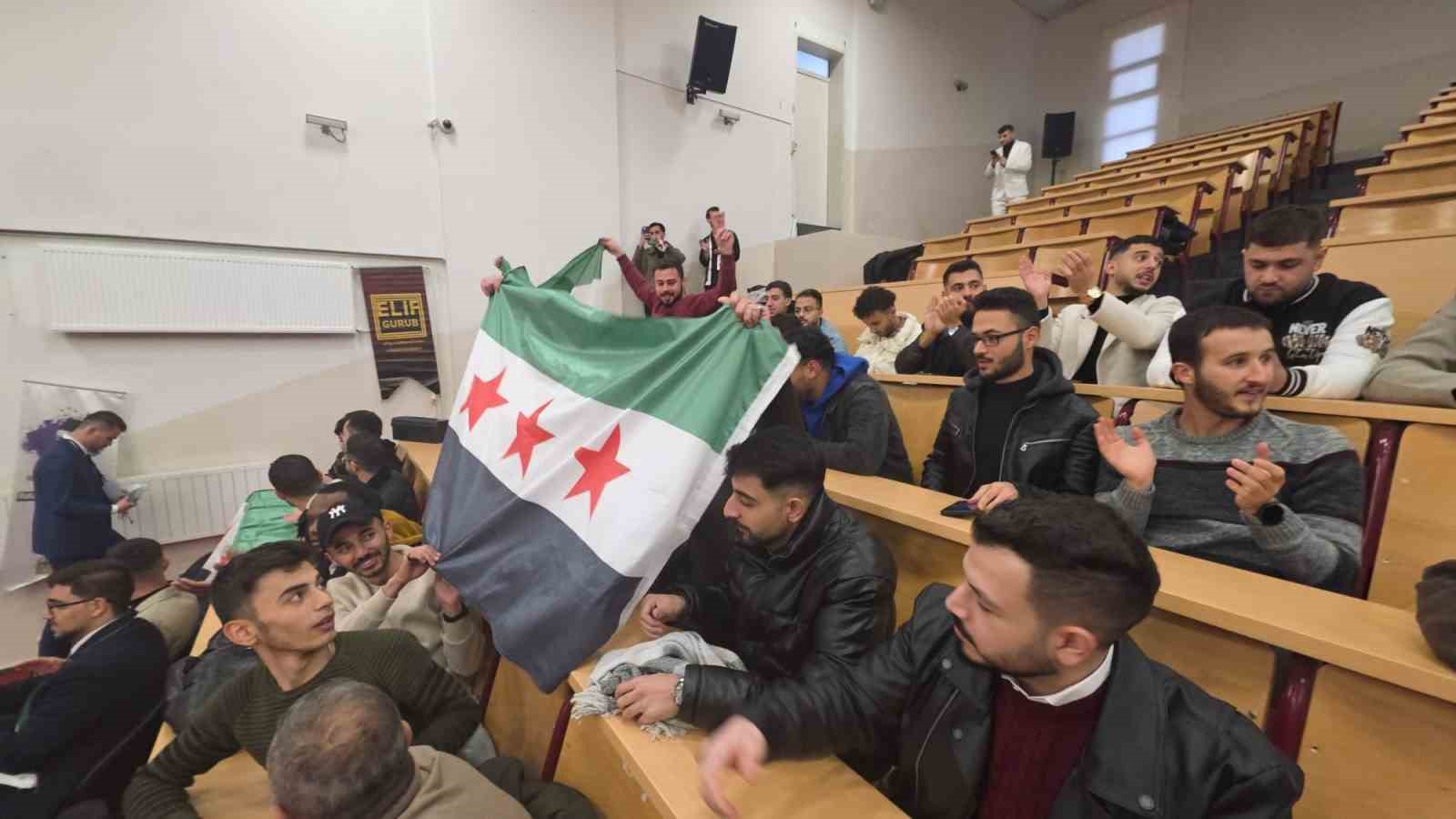 kutahyada-egitim-goren-suriyeli-ogrenciler-baas-rejiminin-devrilmesinin-birinci-yil-donumunu-kutladi