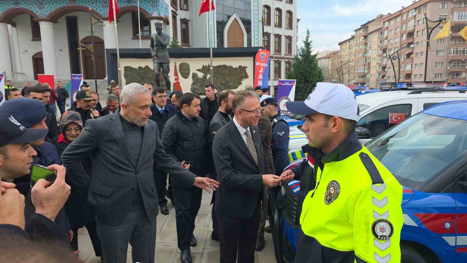 kutahyada-guvenlik-guclerine-78-arac-tahsis-edildi