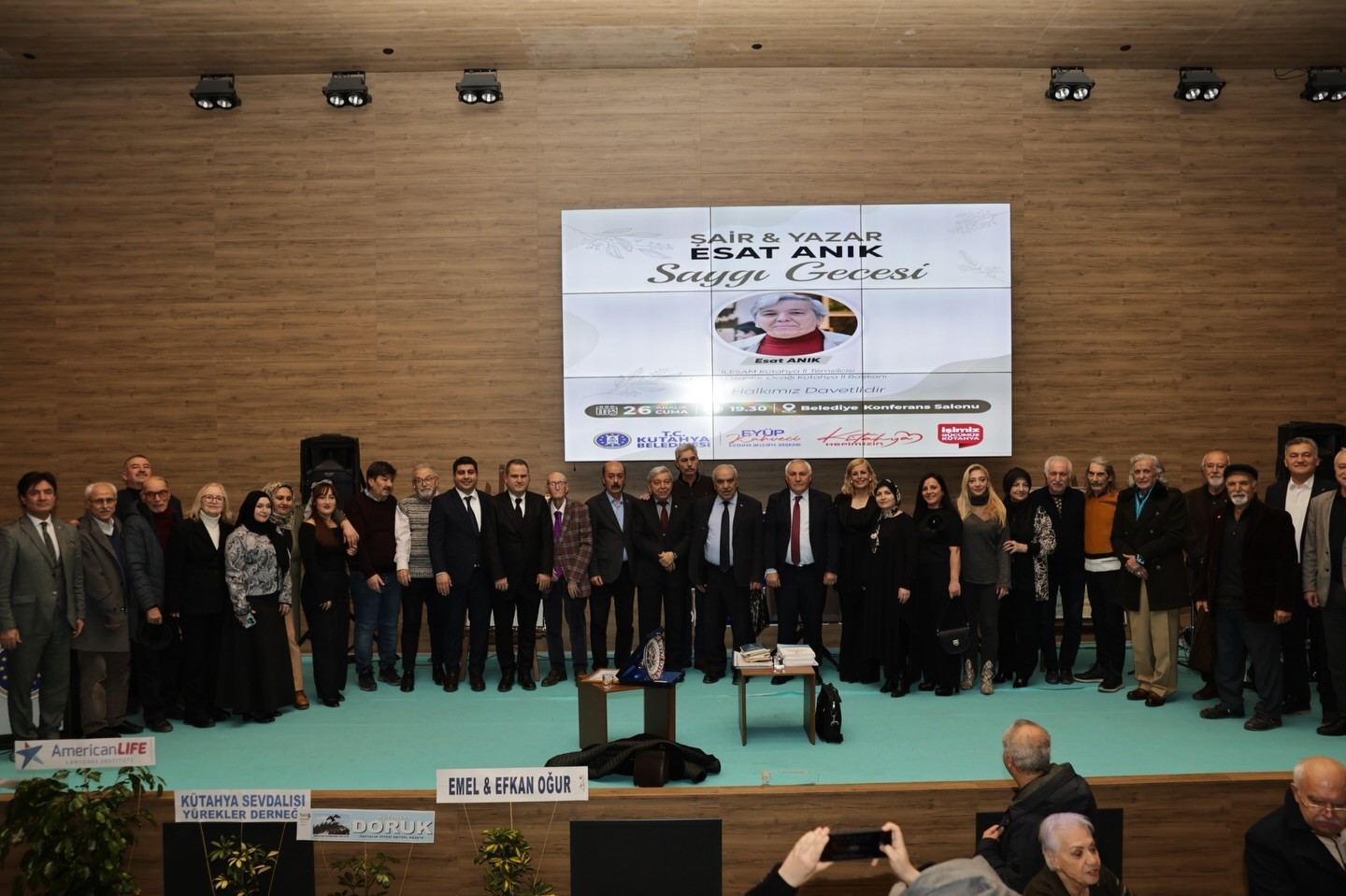 kutahyada-sair-ve-yazar-esat-anik-icin-saygi-gecesi-duzenlendi