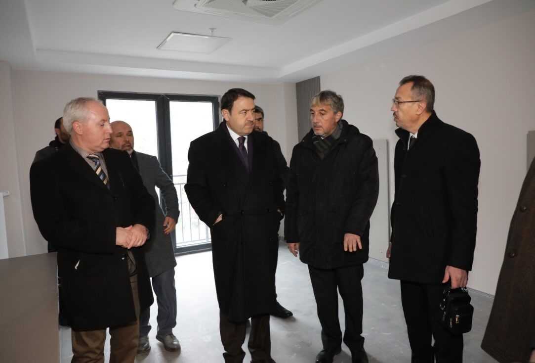 kutahyada-yapimi-devam-eden-ogretmenevine-inceleme