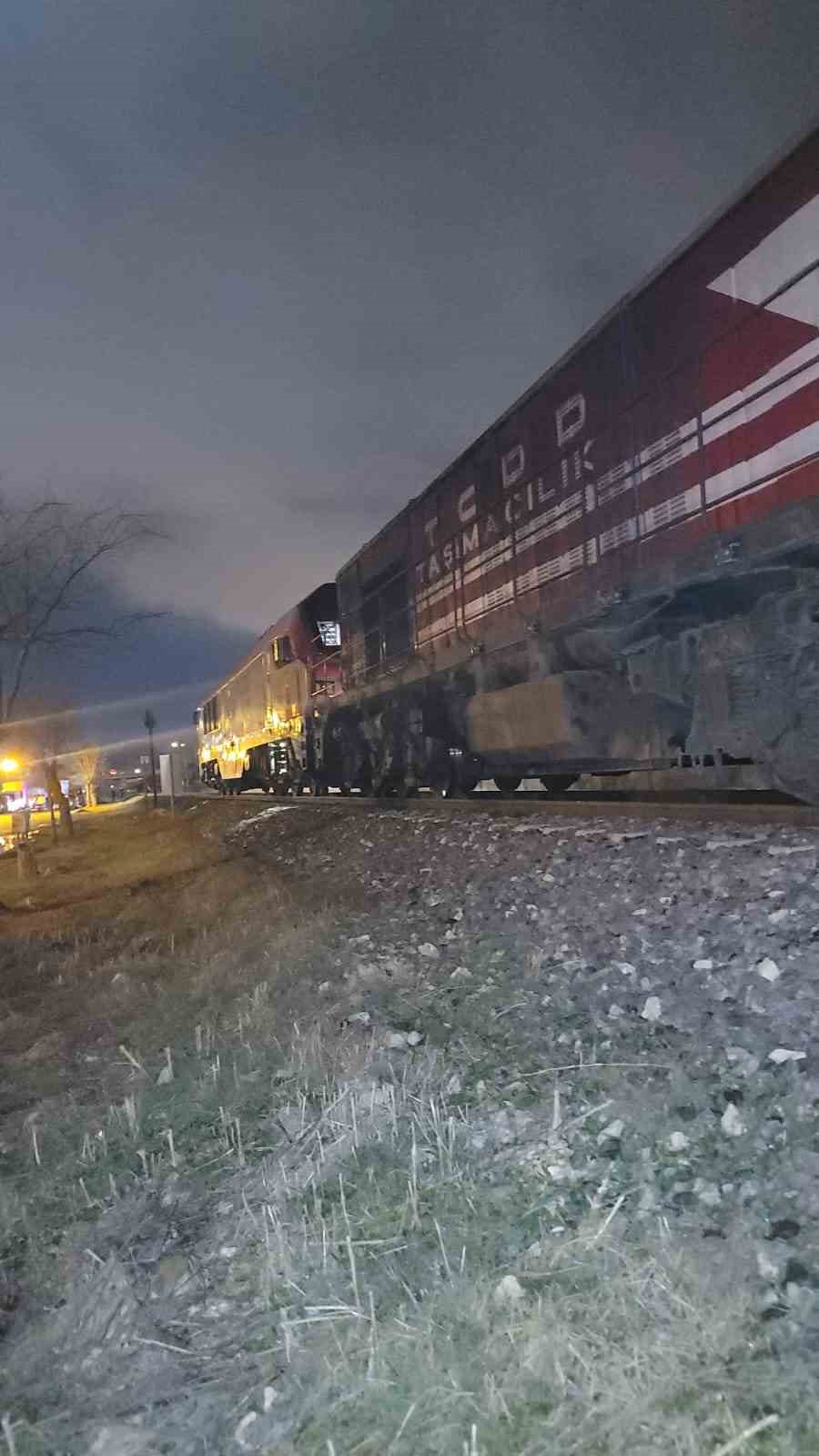 lokomotifin-carptigi-16-yasindaki-genc-hastanede-hayatini-kaybetti