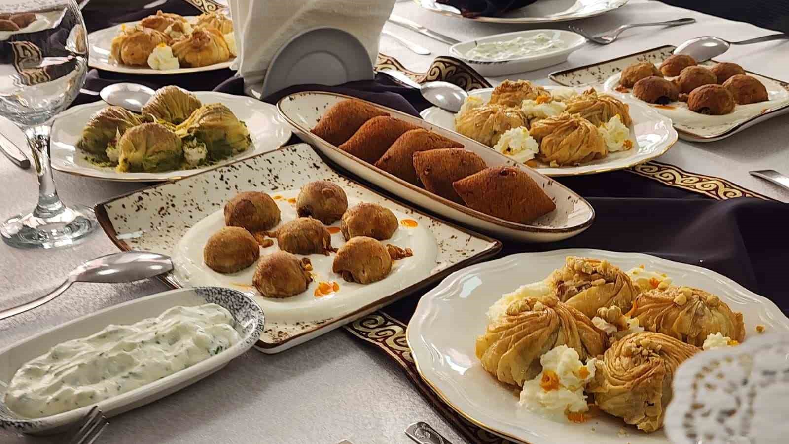 mudur-yilmaz-uluslararasi-yemek-yarismasinda-dereceye-giren-ogrencileri-ziyaret-etti