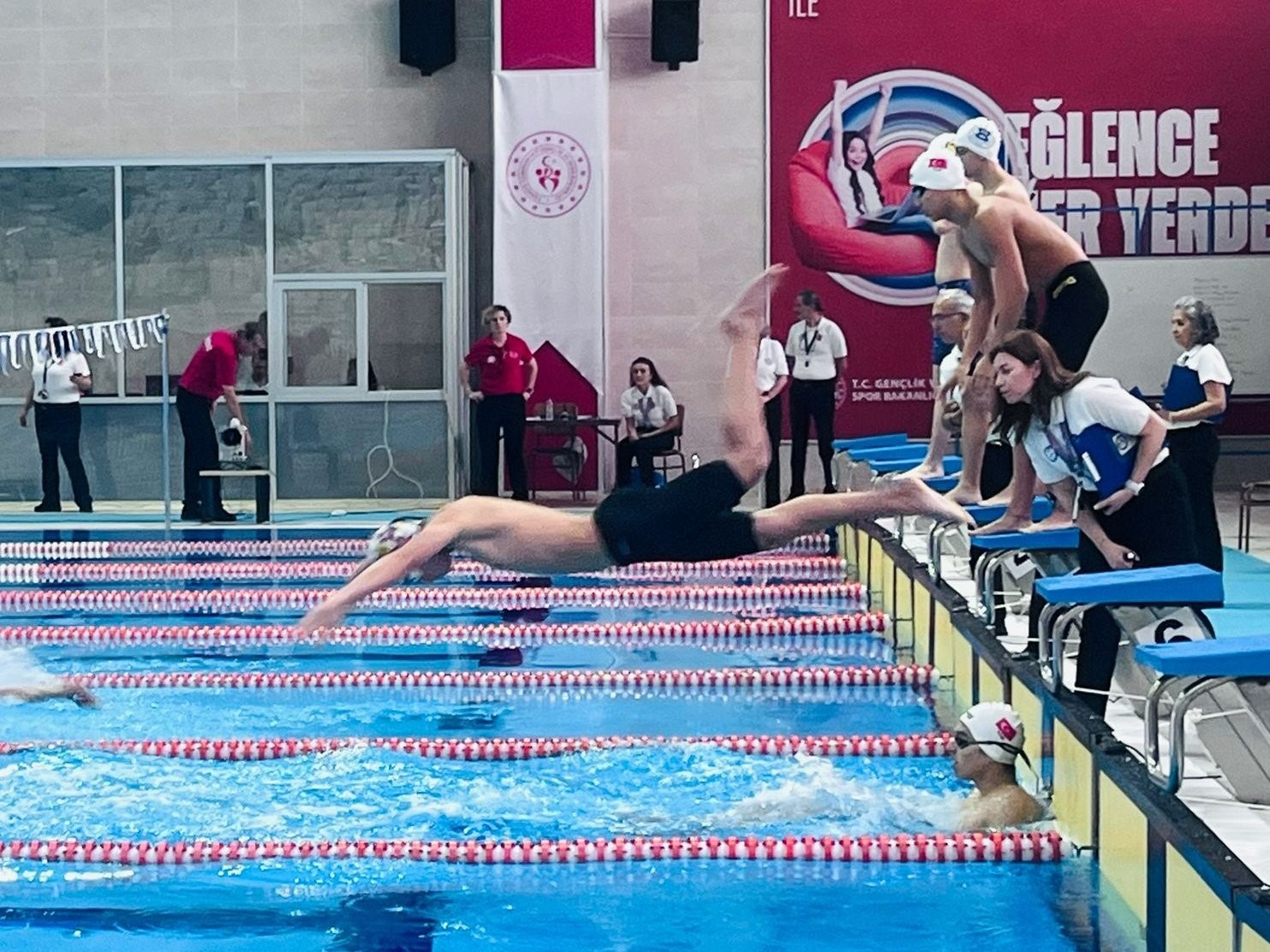 okul-sporlari-gencler-il-birinciligi-yuzme-musabakalari-suruyor