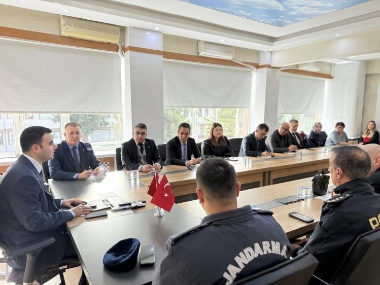 osmanelinde-ilce-idare-sube-baskanlari-toplantisi-yapildi