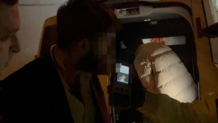 polisten-kacan-ehliyetsiz-alkollu-surucuye-43-bin-890-tl-para-cezasi