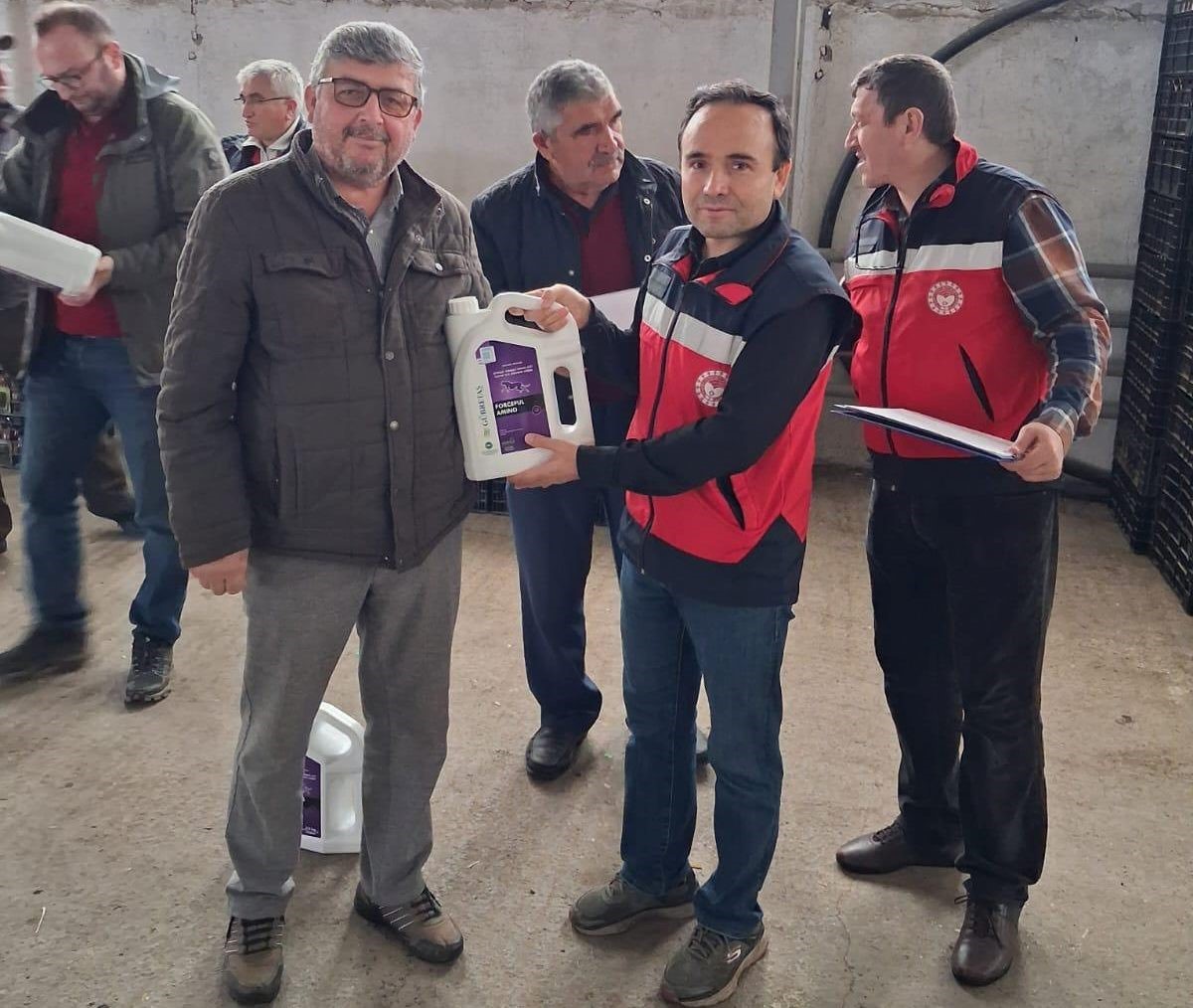 simavda-11-sera-ureticisine-25-ton-gubre-destegi