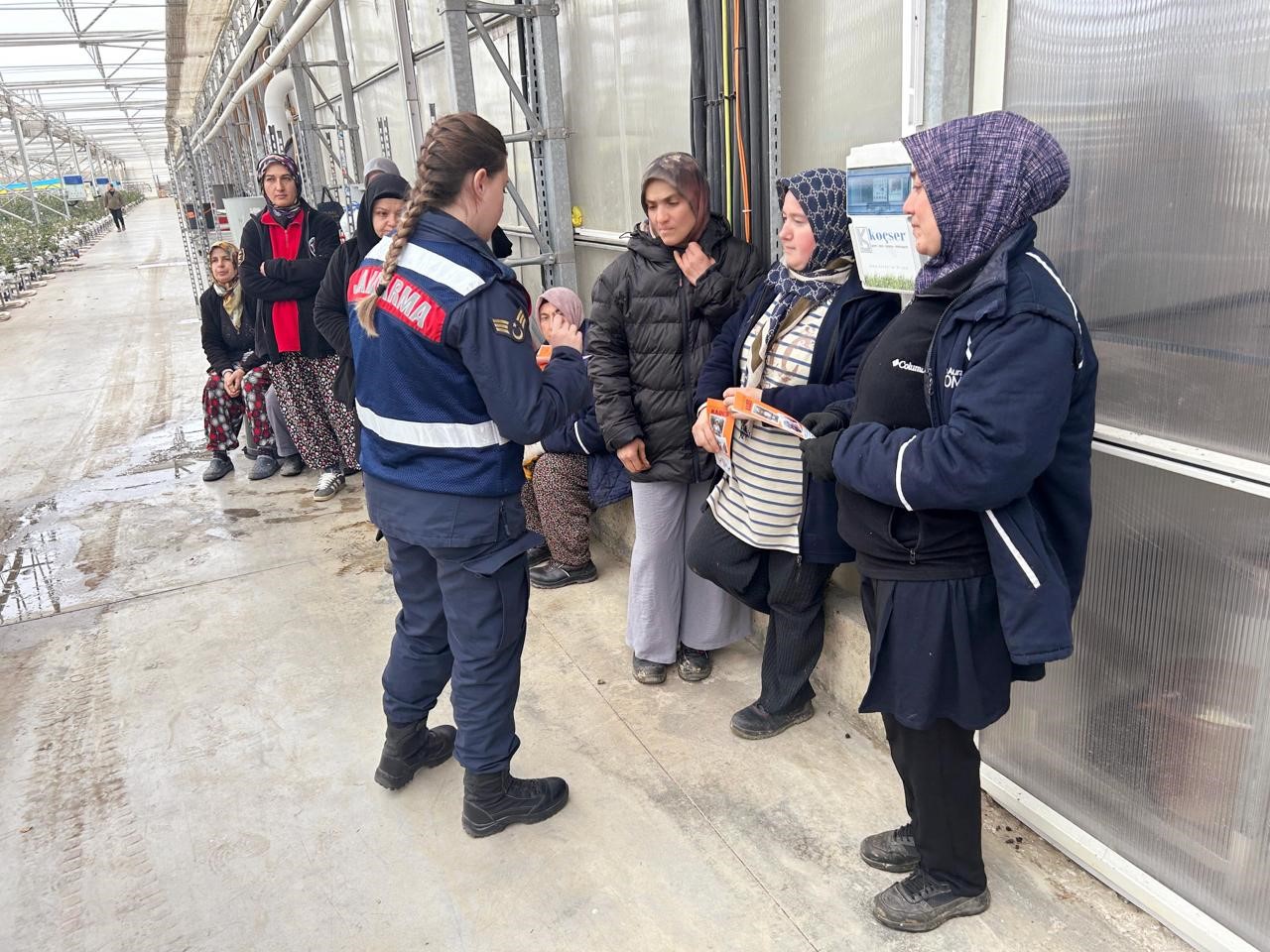 simavda-sera-calisani-54-kadina-kades-tanitildi