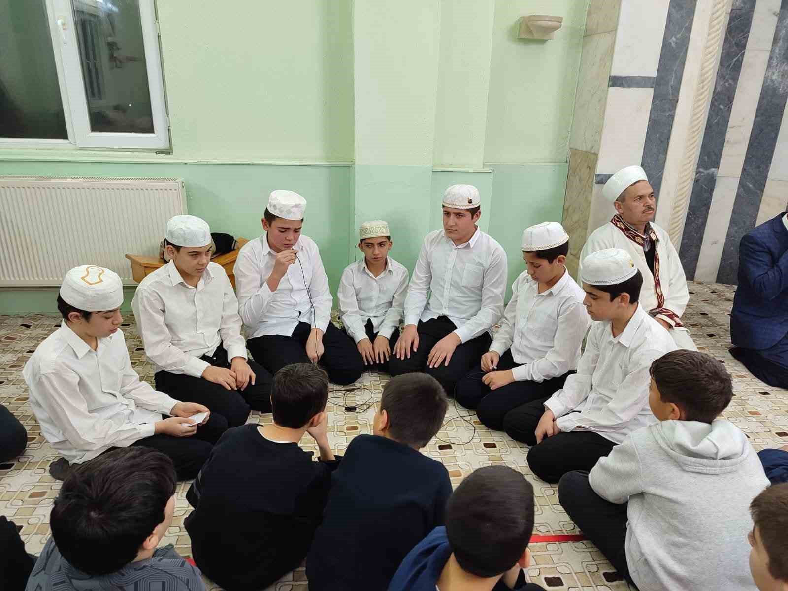 suhutta-camiler-cicek-acti