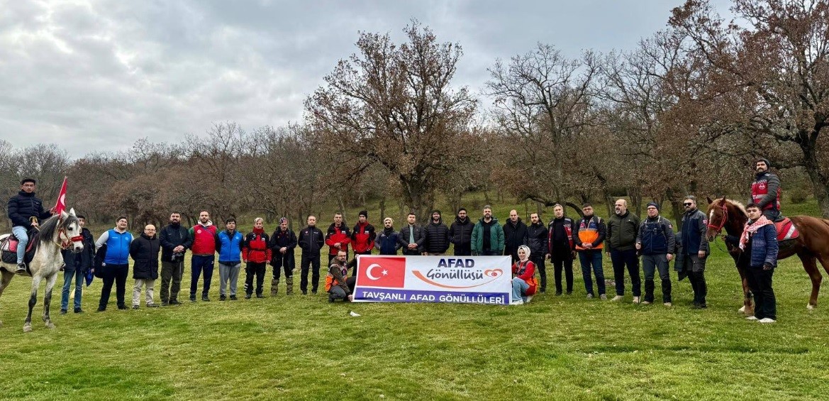 tavsanlida-sarikamis-sehitleri-icin-anlamli-vefa