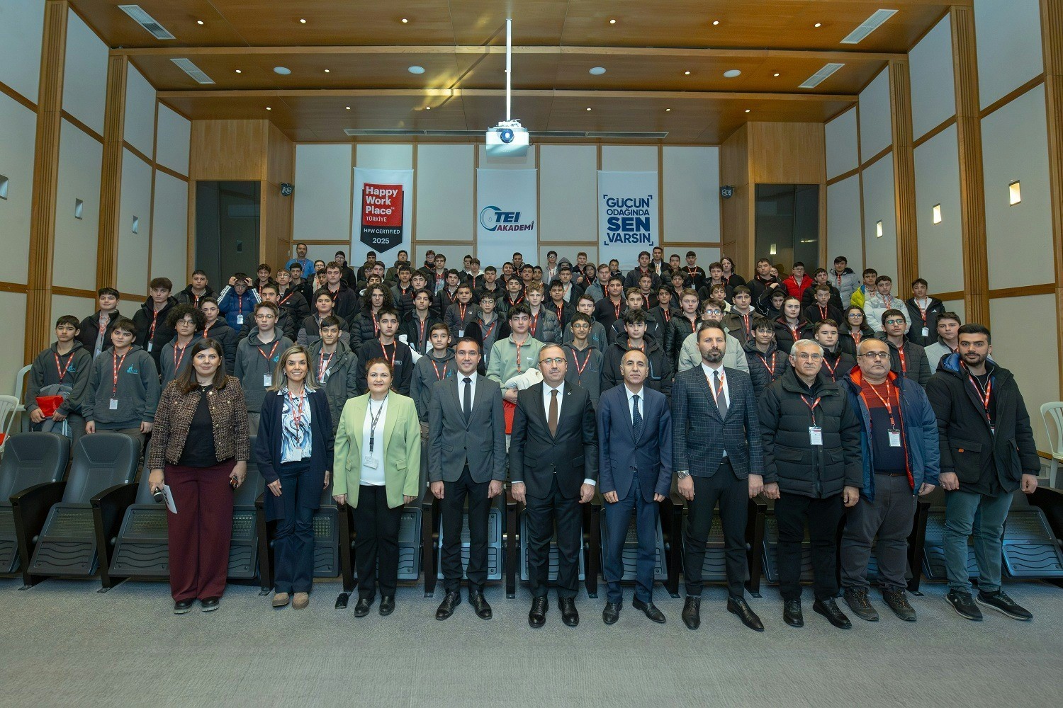 tei-milli-havacilik-motorlarini-ogrencilerle-bulusturdu