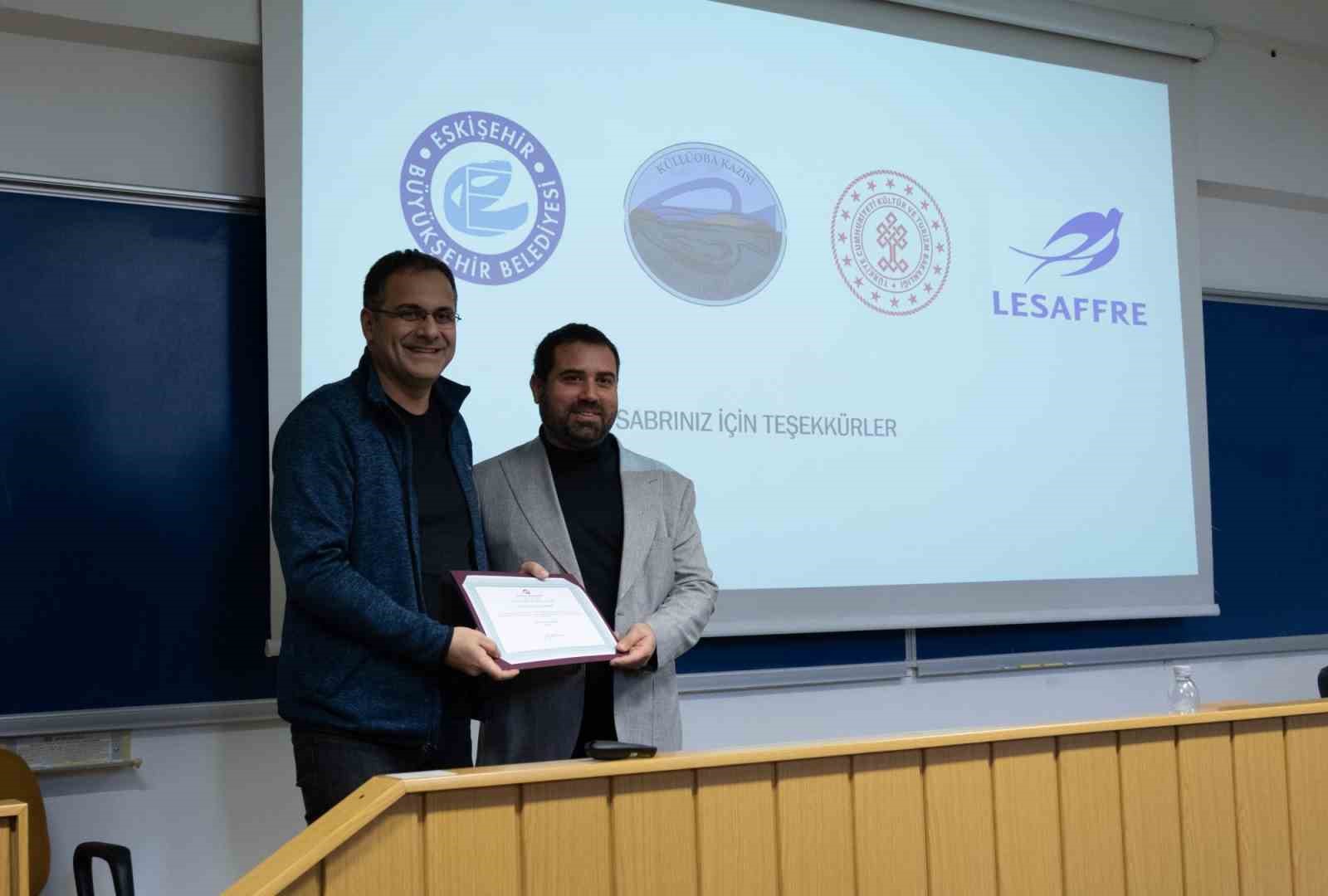 topragin-altindan-sofranin-ustune-kulluobada-ekmegin-arkeolojisi-baslikli-seminer-duzenlendi