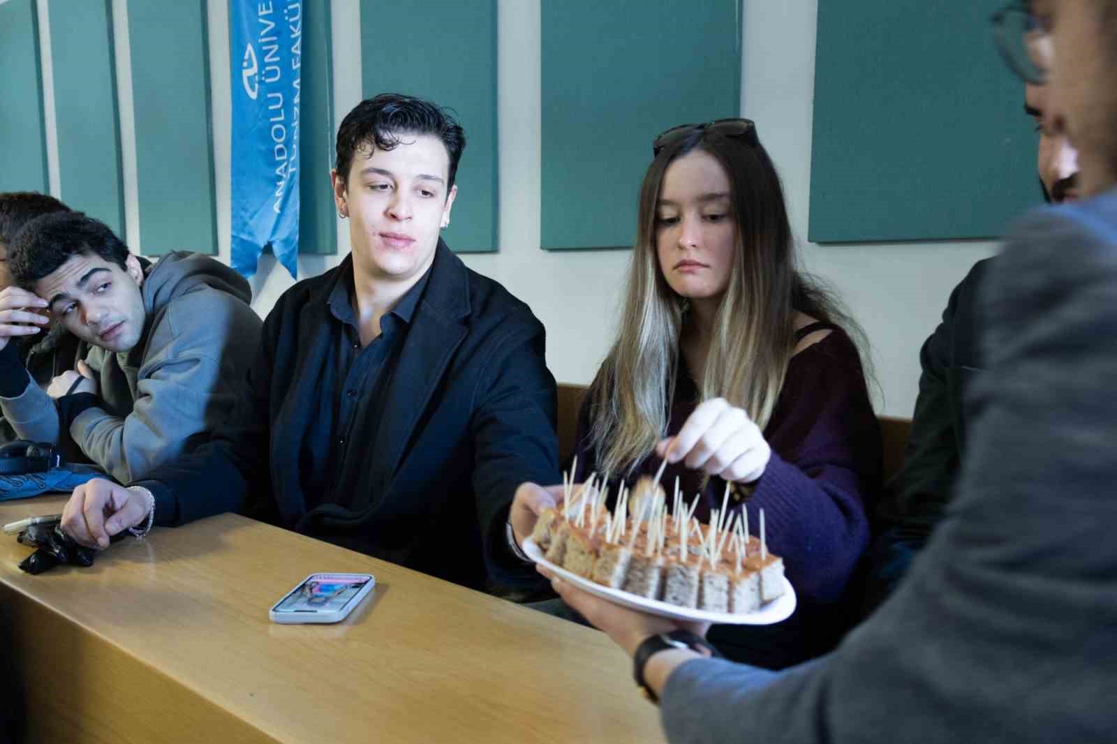 topragin-altindan-sofranin-ustune-kulluobada-ekmegin-arkeolojisi-baslikli-seminer-duzenlendi