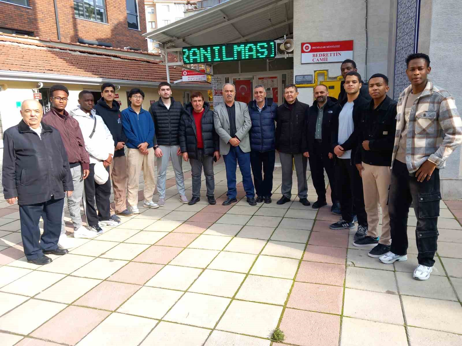 uluslararasi-imam-hatip-lisesi-ogrencileri-eskisehirde-bir-araya-geldiler