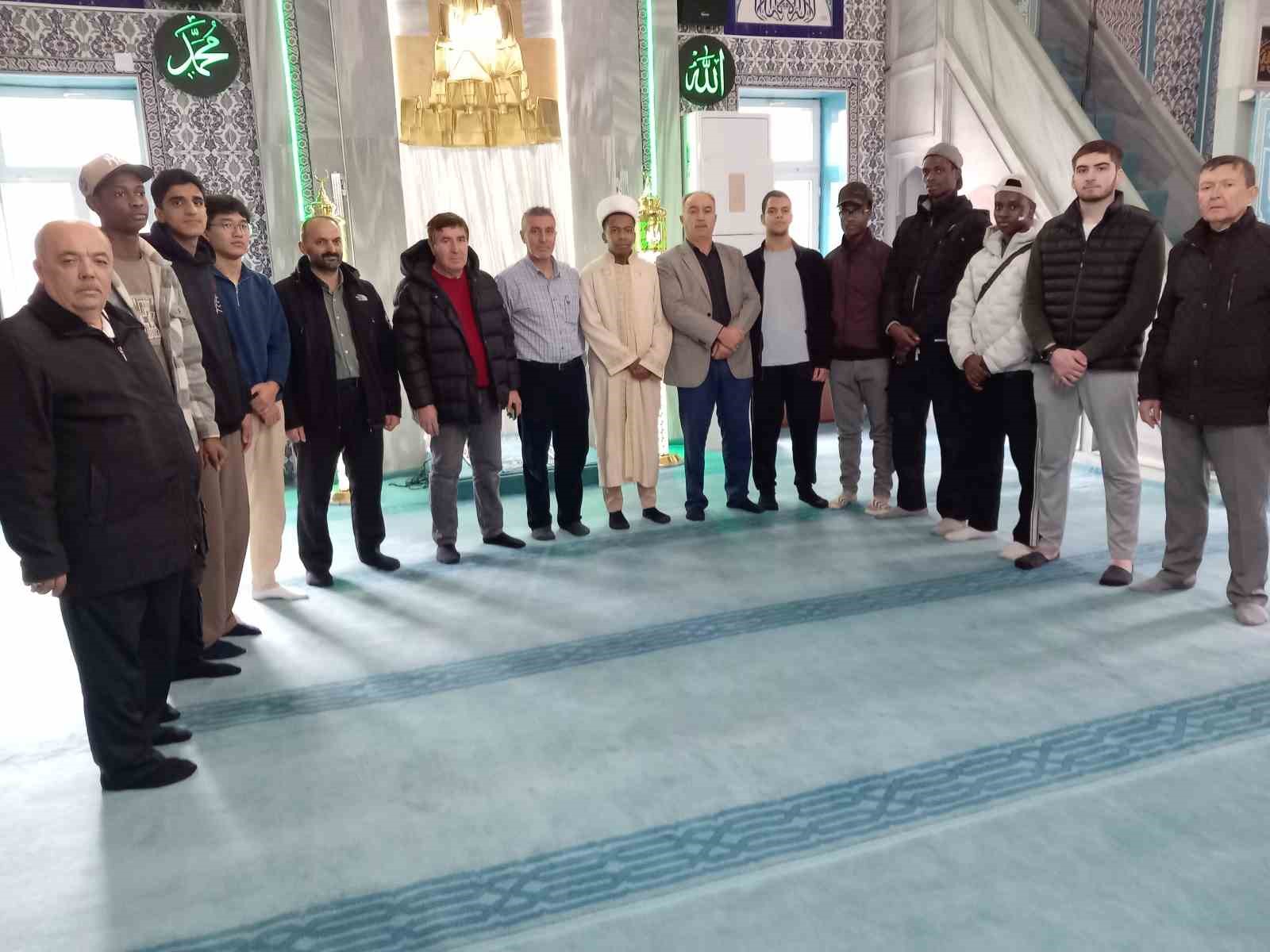 uluslararasi-imam-hatip-lisesi-ogrencileri-eskisehirde-bir-araya-geldiler