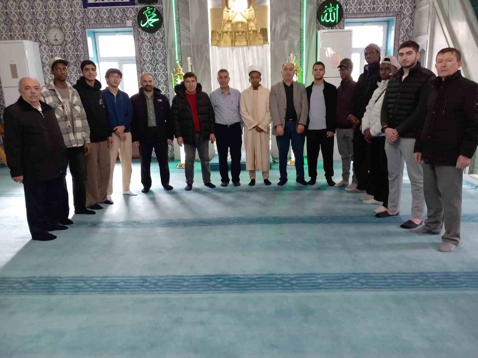 uluslararasi-imam-hatip-lisesi-ogrencileri-eskisehirde-bir-araya-geldiler