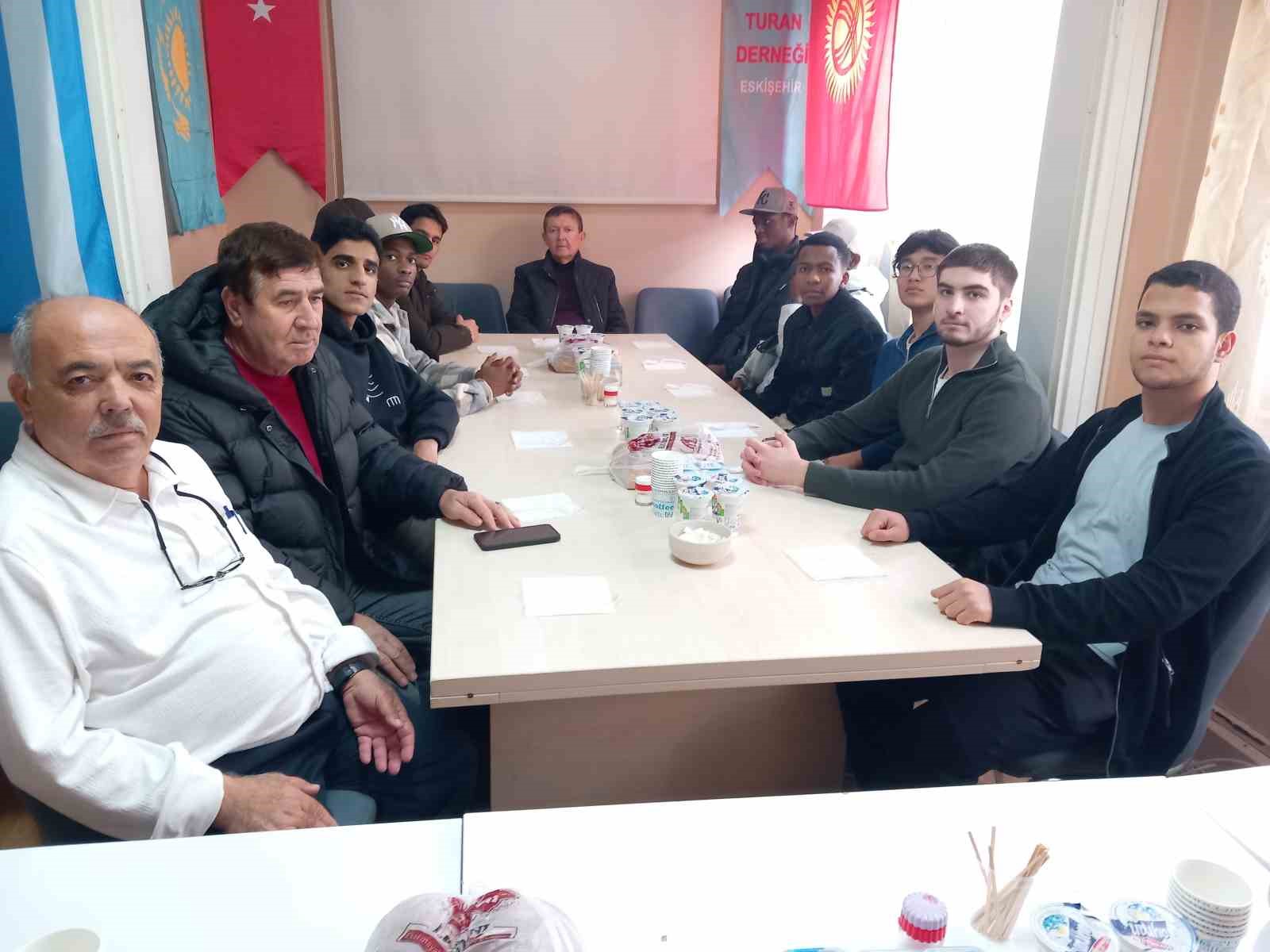 uluslararasi-imam-hatip-lisesi-ogrencileri-eskisehirde-bir-araya-geldiler