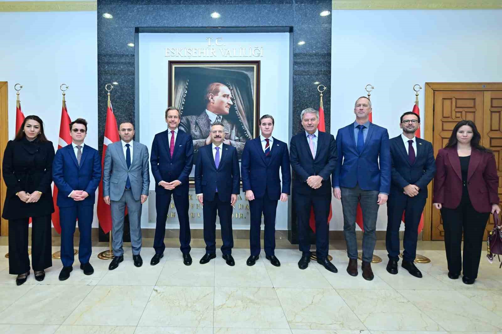 vali-aksoy-belcikanin-ankara-buyukelcisini-makaminda-agirladi