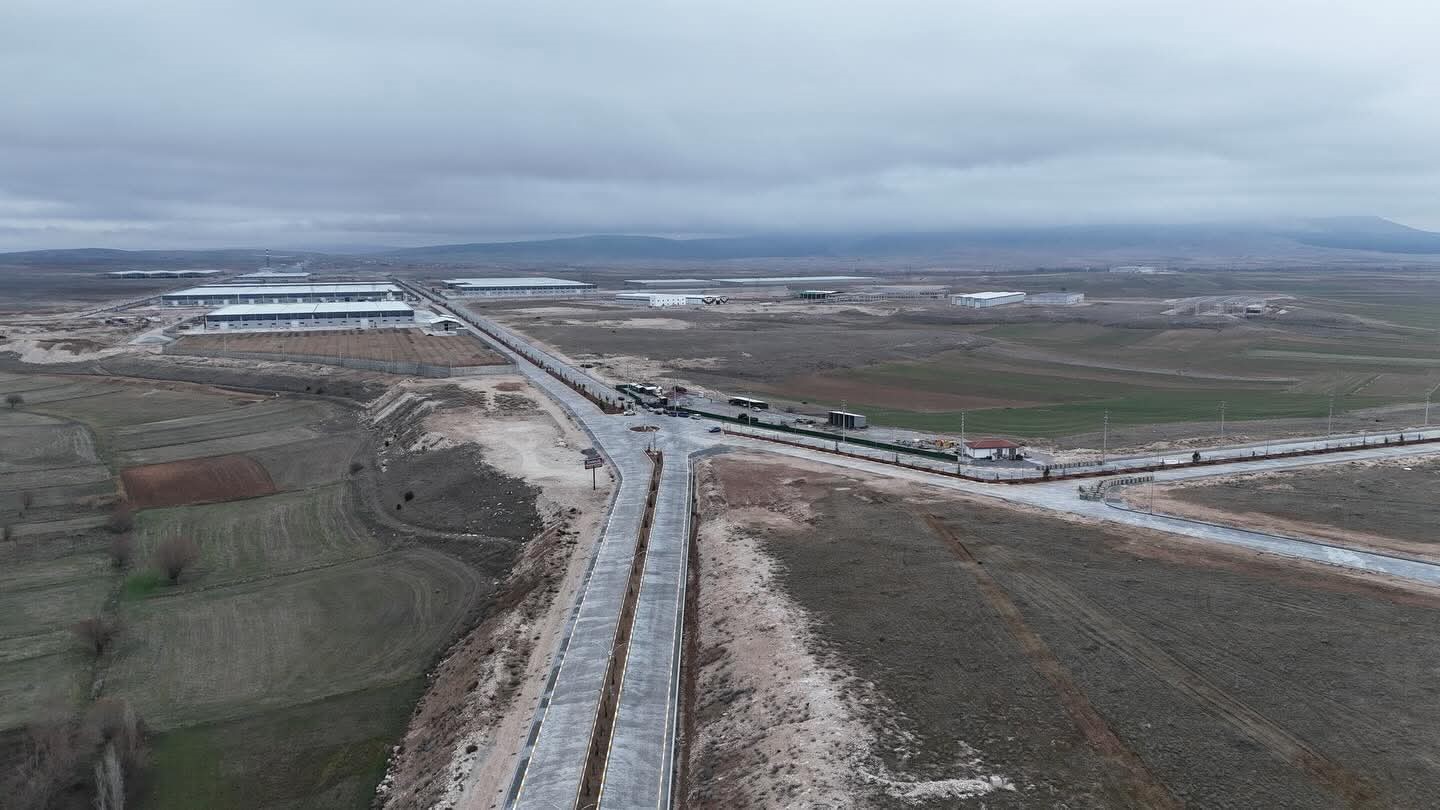 vali-musa-isin-altintas-zafer-osbde-incelemelerde-bulundu