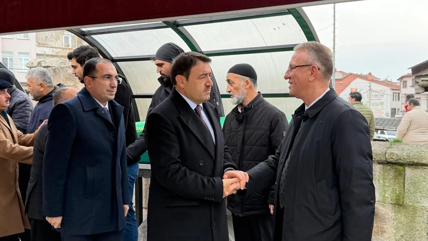 vali-musa-isin-ismail-atakin-cenaze-torenine-katildi