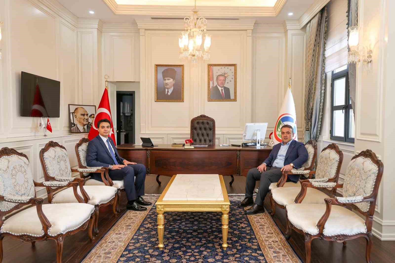 vali-sozerden-donem-birincisi-kaymakam-karaya-ziyaret