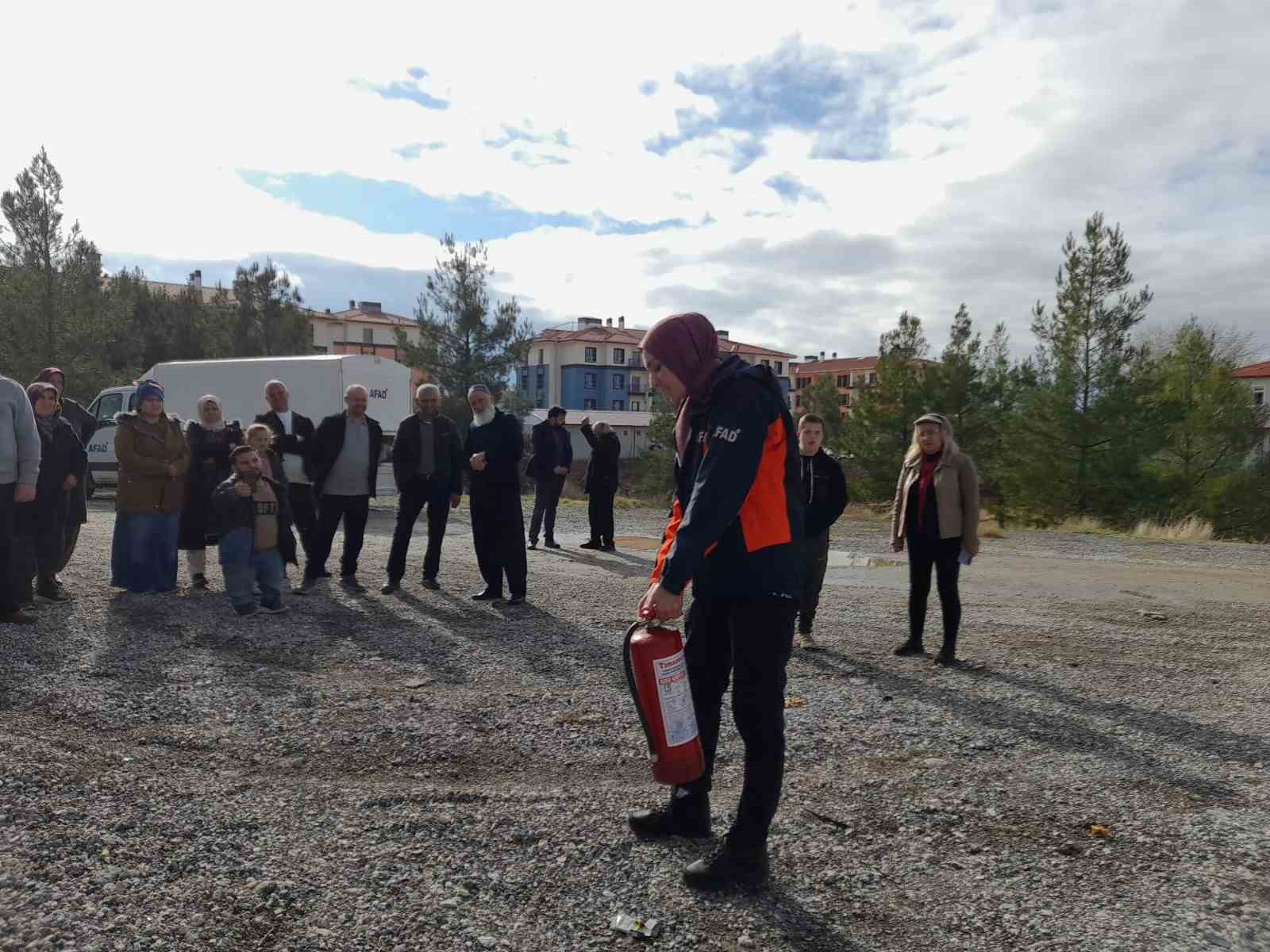 vatandaslara-afet-farkindalik-egitimi-verildi