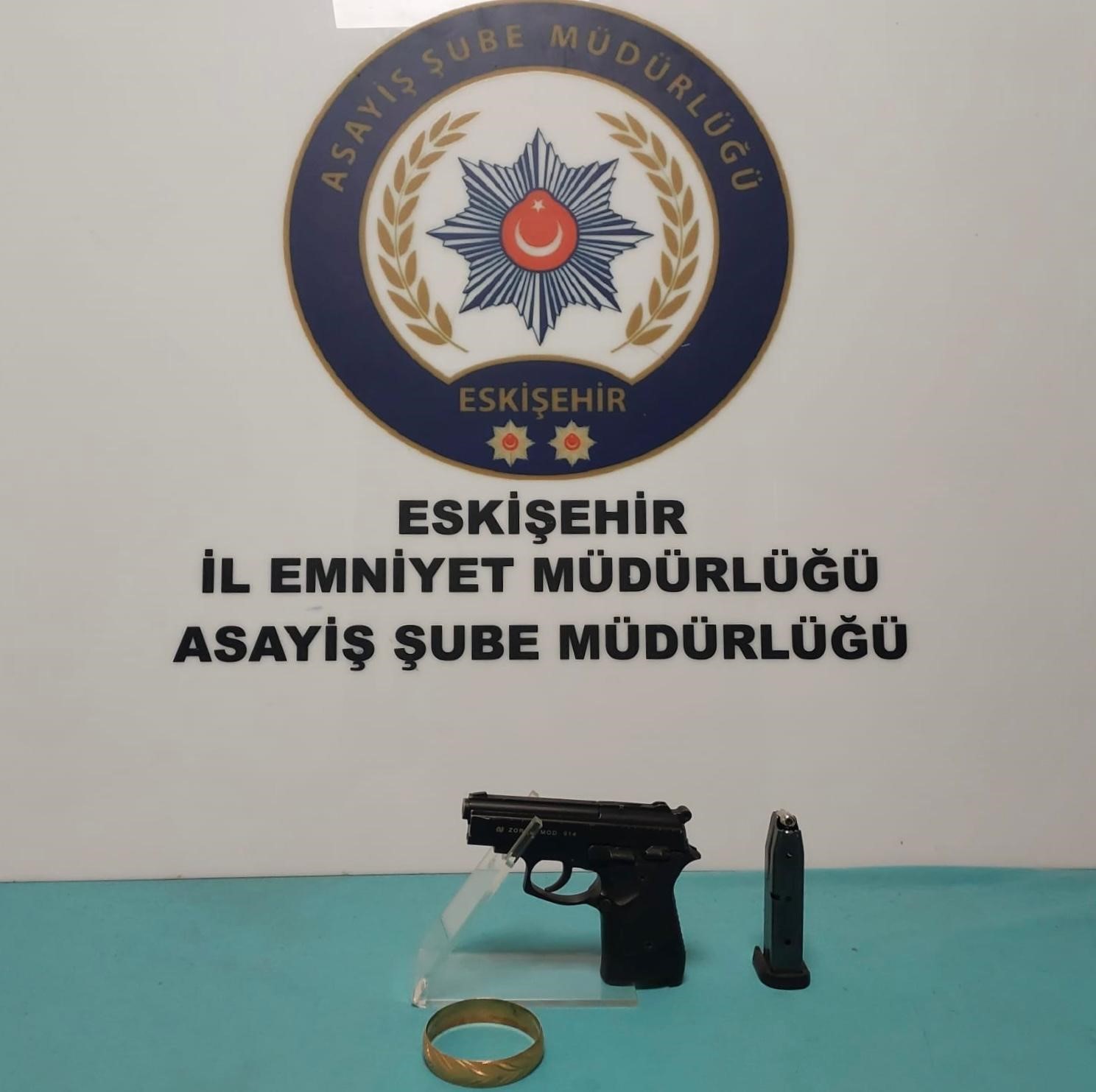 yasli-2-vatandasi-darp-edip-altin-bilezigi-calan-sahis-tutuklandi