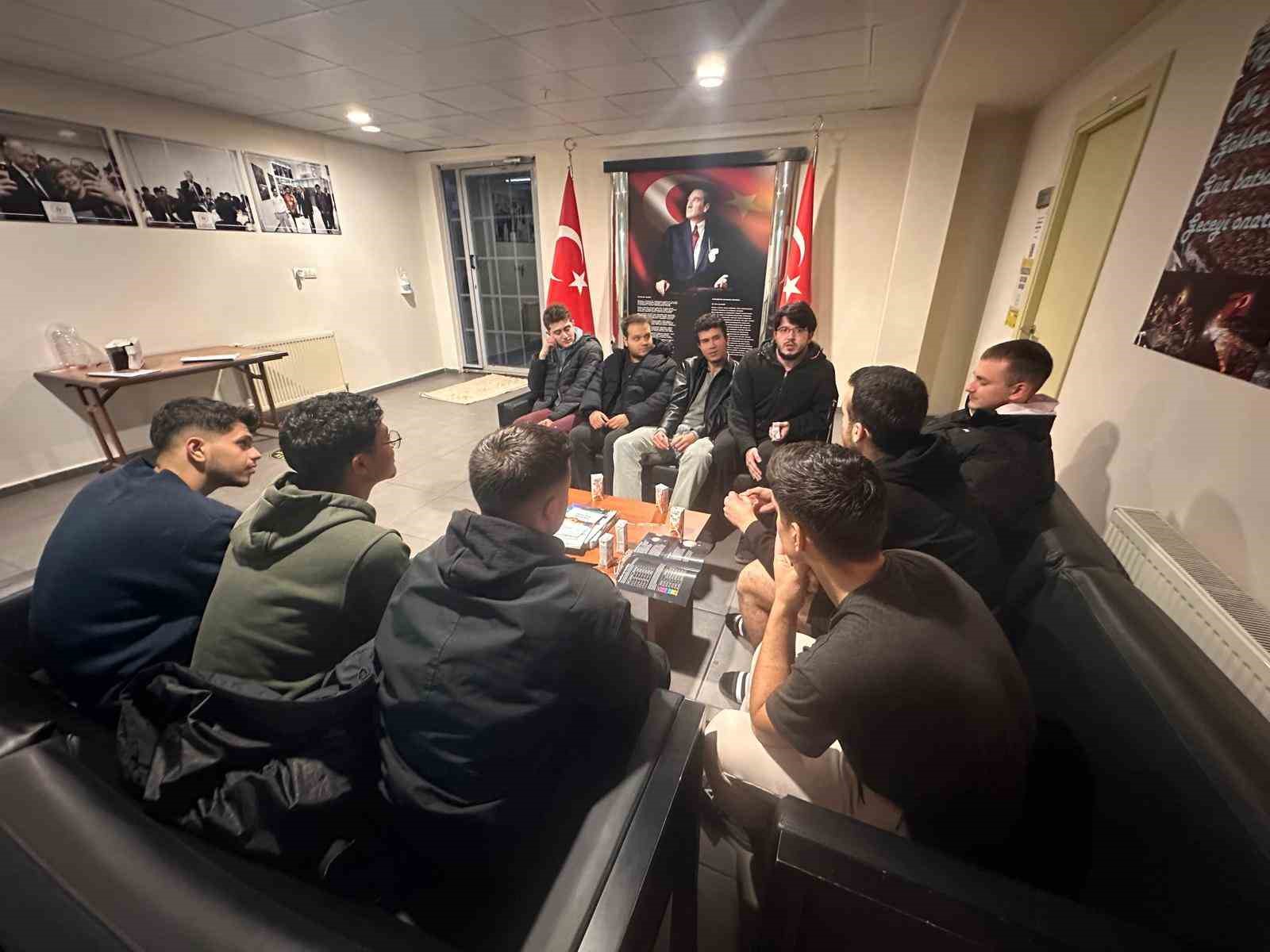 yurtlarda-kalan-ogrenciler-duzenlenen-etkinlikler-ile-sosyallesiyor