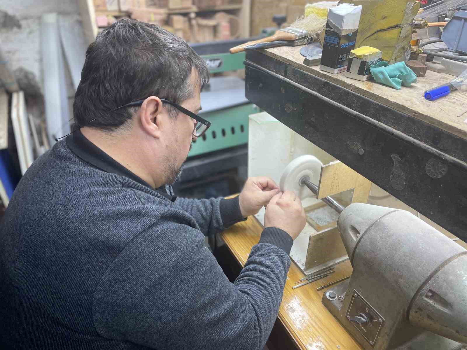 ahsap-sanatcisindan-rekor-154-farkli-agacla-yapilan-ilk-tespih