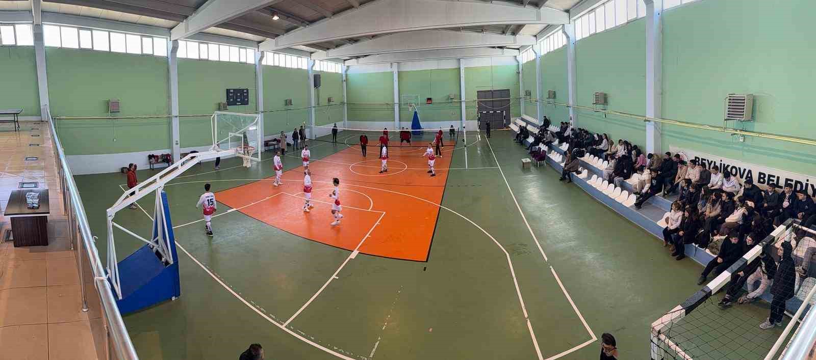 beylikova-kaymakamligi-kurumlar-arasi-voleybol-turnuvasi-basladi
