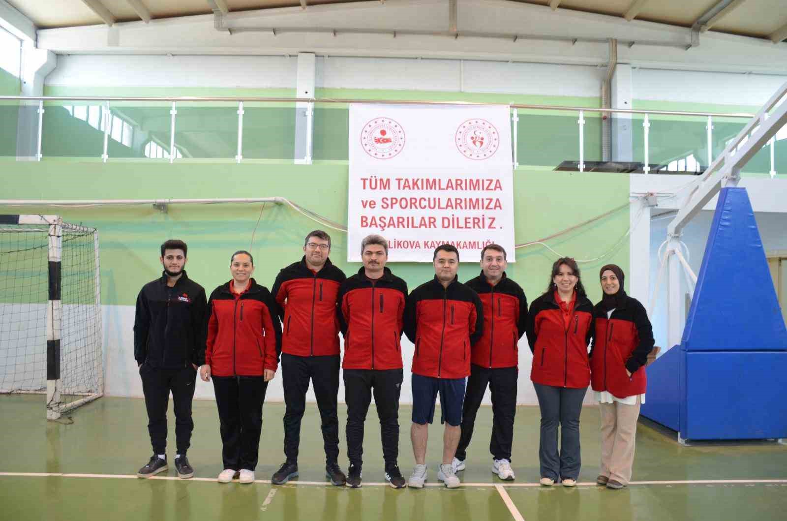 beylikova-kaymakamligi-kurumlar-arasi-voleybol-turnuvasi-basladi