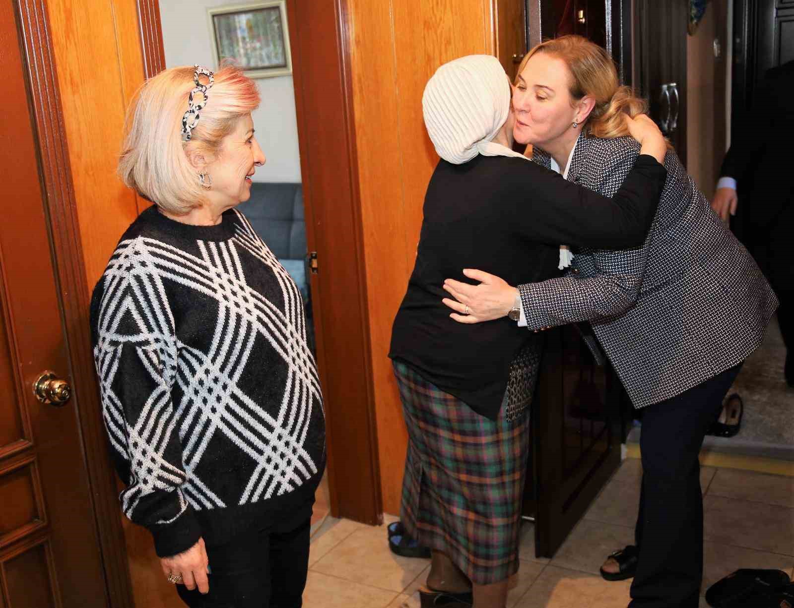 eskisehir-il-emniyet-muduru-yilmaz-sehit-ailelerini-ziyaret-etti