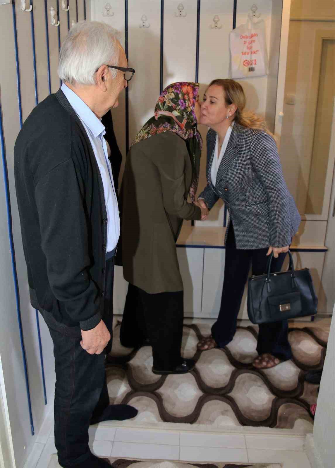 eskisehir-il-emniyet-muduru-yilmaz-sehit-ailelerini-ziyaret-etti