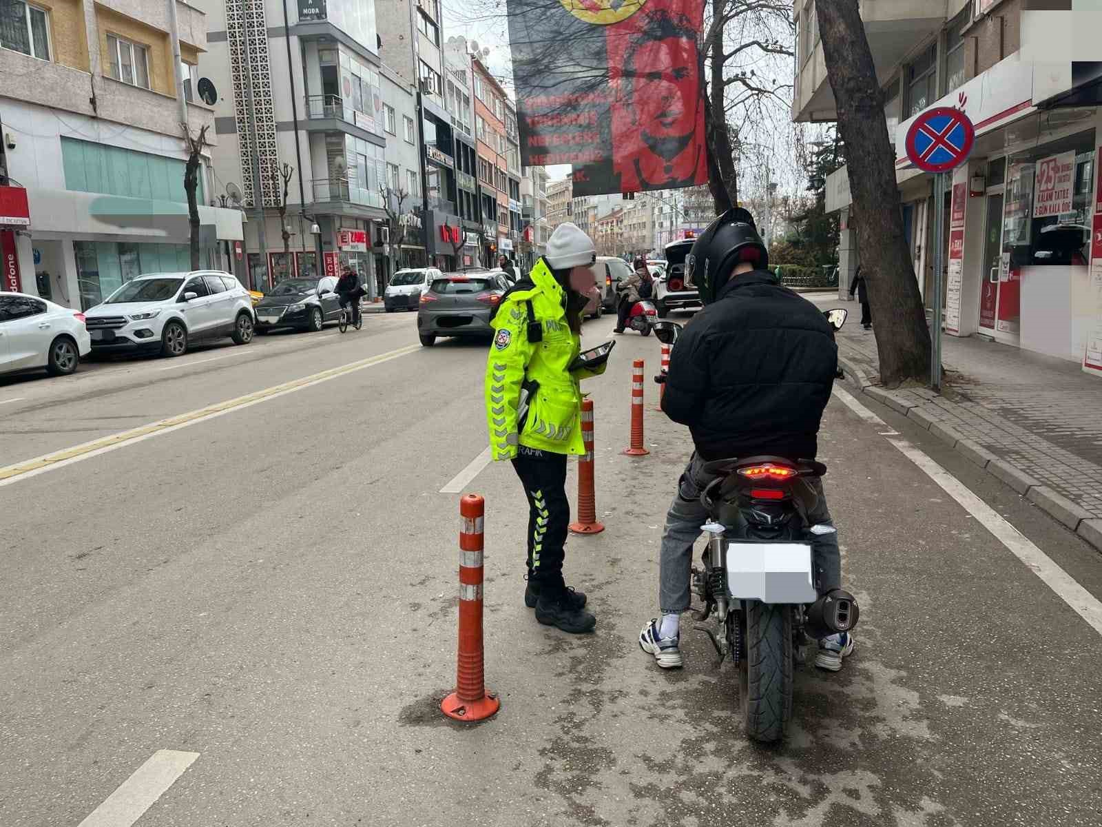 eskisehirde-son-1-haftada-10-bin-480-arac-kontrol-edildi